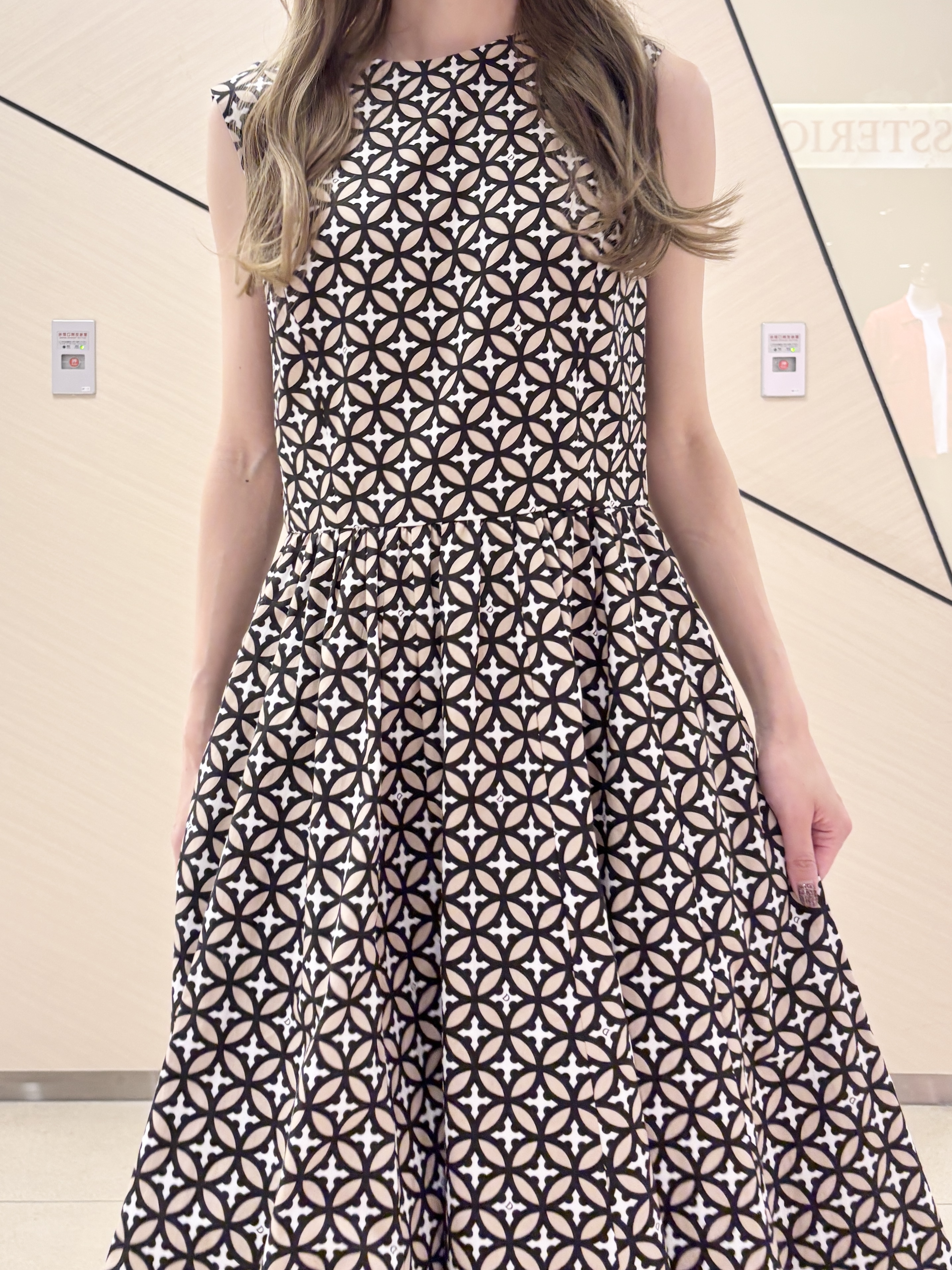 清水夏姫さんの「DRESSTERIOR｜【otonaMUSE5月号掲載】アーチフィットレザーパンプス」を使ったコーディネート