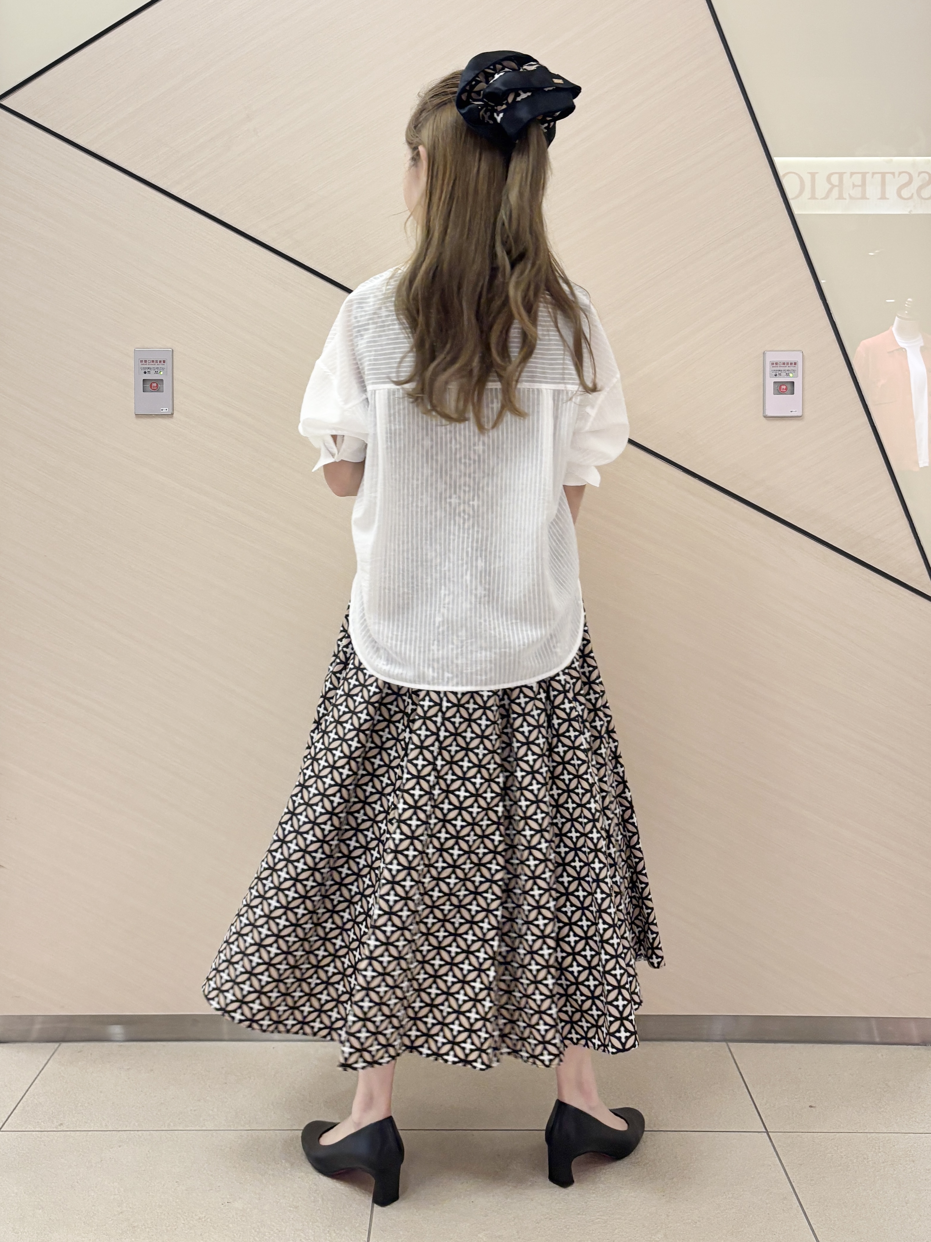 清水夏姫さんの「DRESSTERIOR｜【otonaMUSE5月号掲載】アーチフィットレザーパンプス」を使ったコーディネート