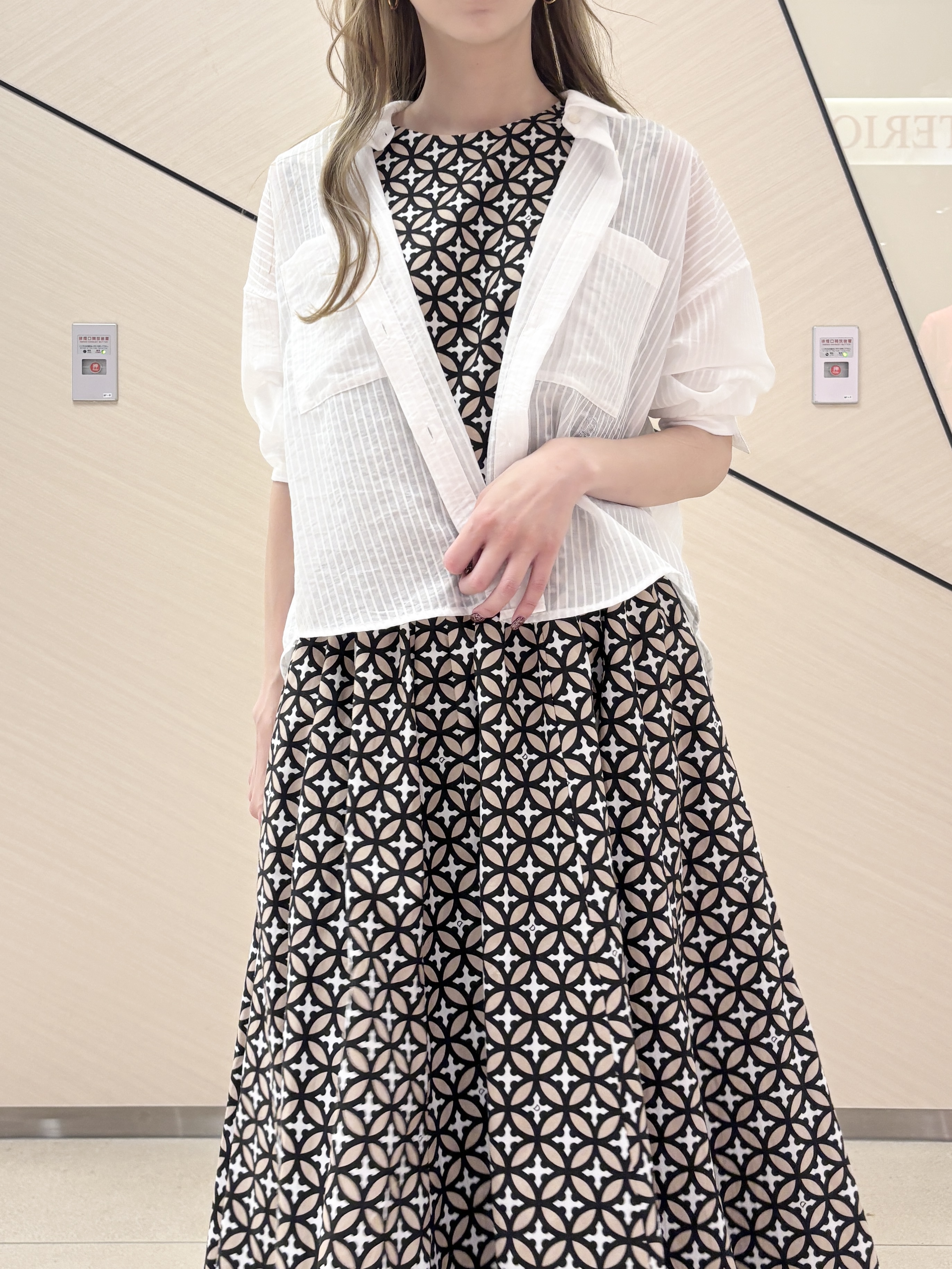 清水夏姫さんの「DRESSTERIOR｜【otonaMUSE5月号掲載】アーチフィットレザーパンプス」を使ったコーディネート