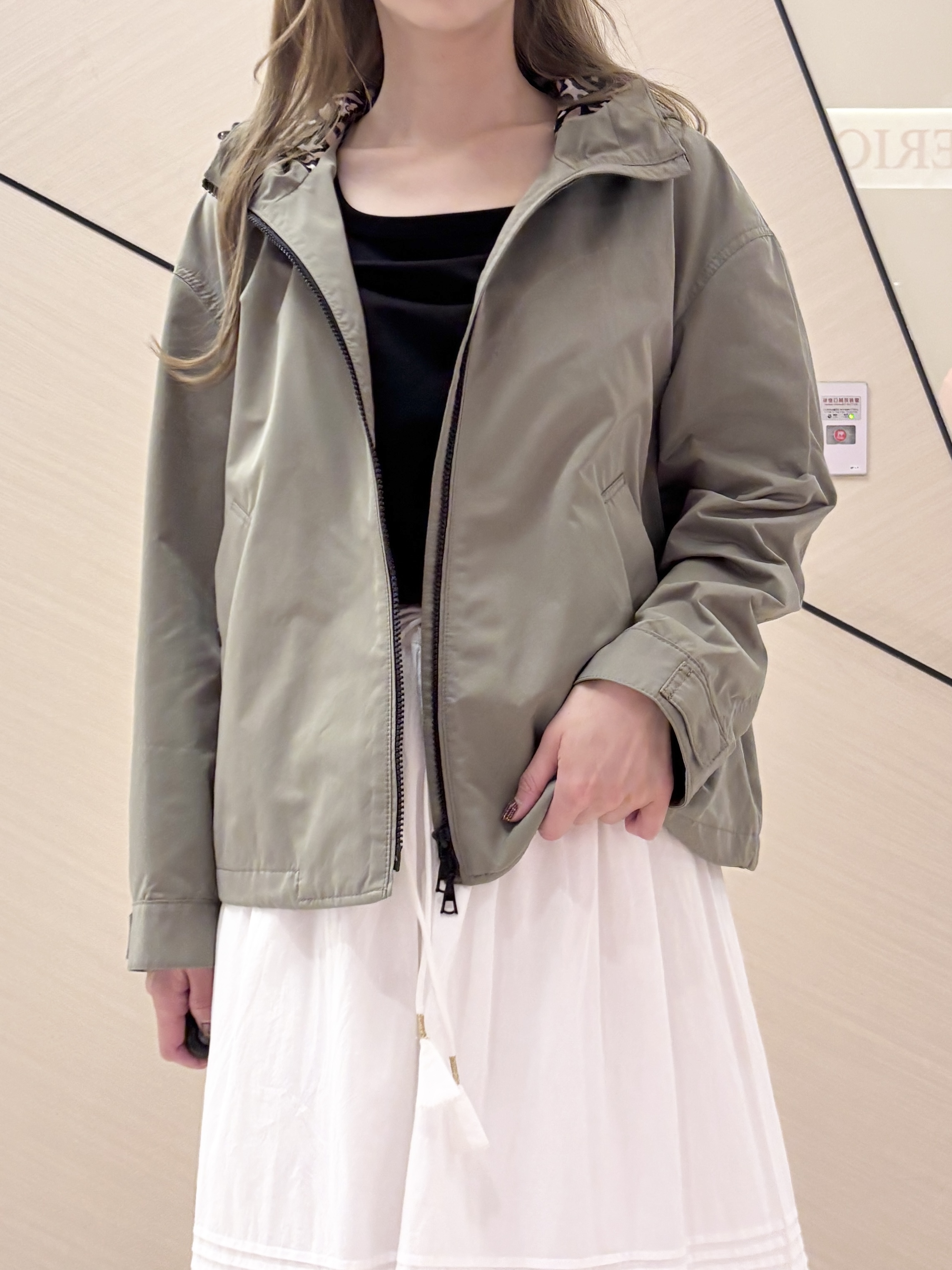 清水夏姫さんの「DRESSTERIOR｜ウォッシャブルエンブロイダリースカート」を使ったコーディネート