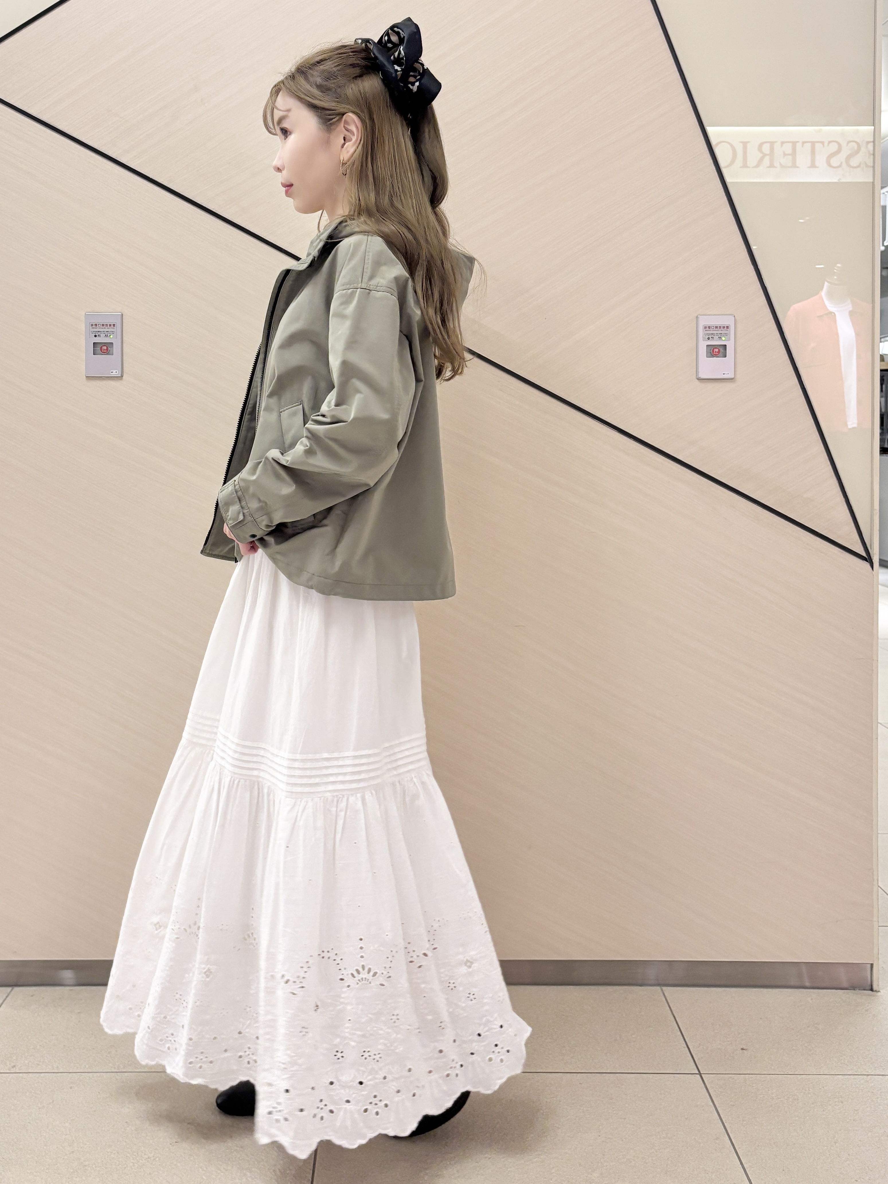 清水夏姫さんの「DRESSTERIOR｜ウォッシャブルエンブロイダリースカート」を使ったコーディネート