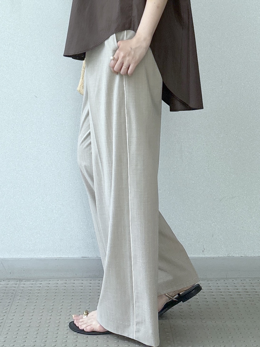 saitoさんの「DRESSTERIOR｜フレンチスリーブ スキッパーブラウス」を使ったコーディネート