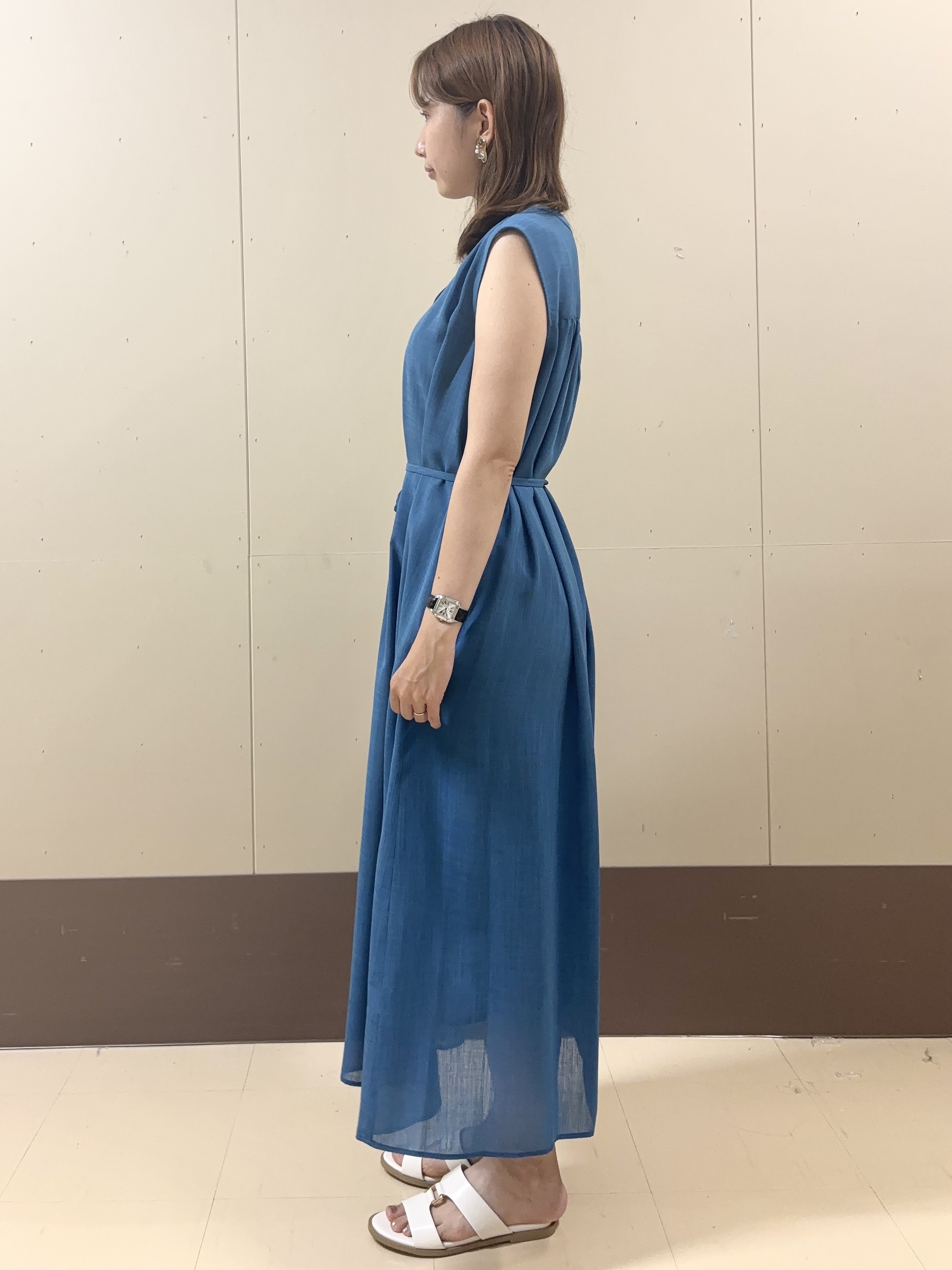 yuriさんの「UNTITLED｜【秋映え/ジレとしても〇】シアーVネックワンピース」を使ったコーディネート
