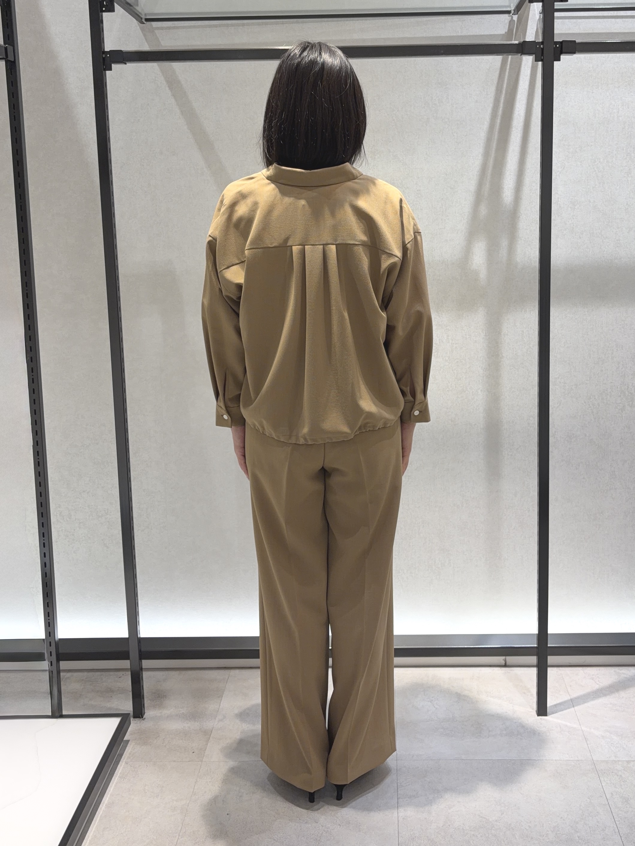 わたなべさんの「UNTITLED｜【秋羽織り/セットアップ可/UVカット】エアリークールドロストシャツ」を使ったコーディネート