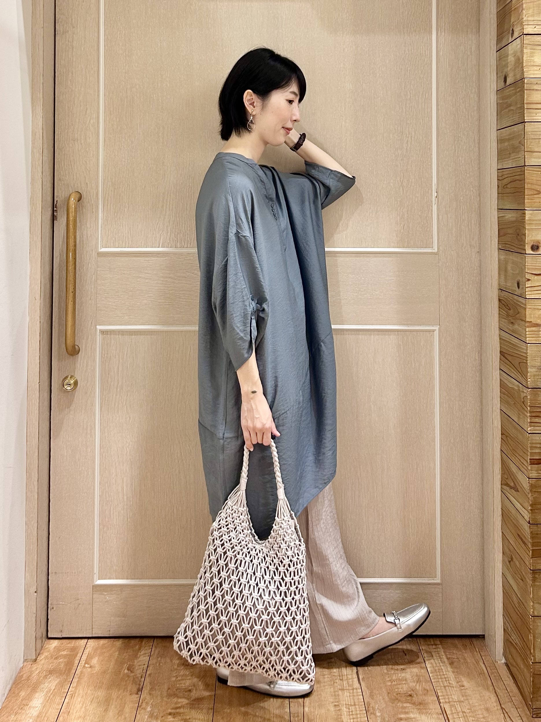 ちぐささんの「SHOO･LA･RUE｜【S-LL/洗濯後しわになりにくい】ゆるっと体型カバー 7分袖コクーンチュニック」を使ったコーディネート