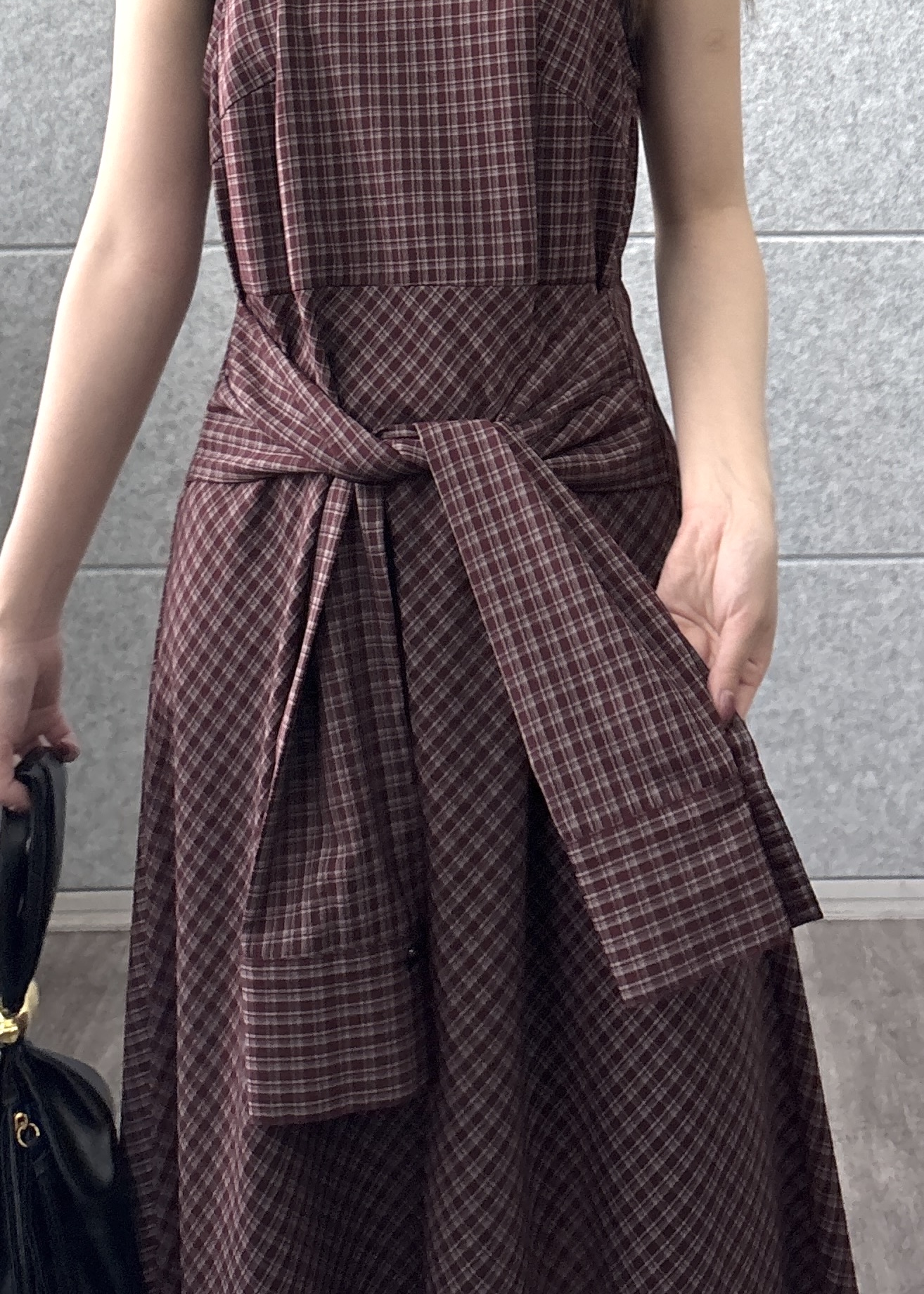 Renoさんの「INDIVI｜チェックプリントロングワンピース」を使ったコーディネート