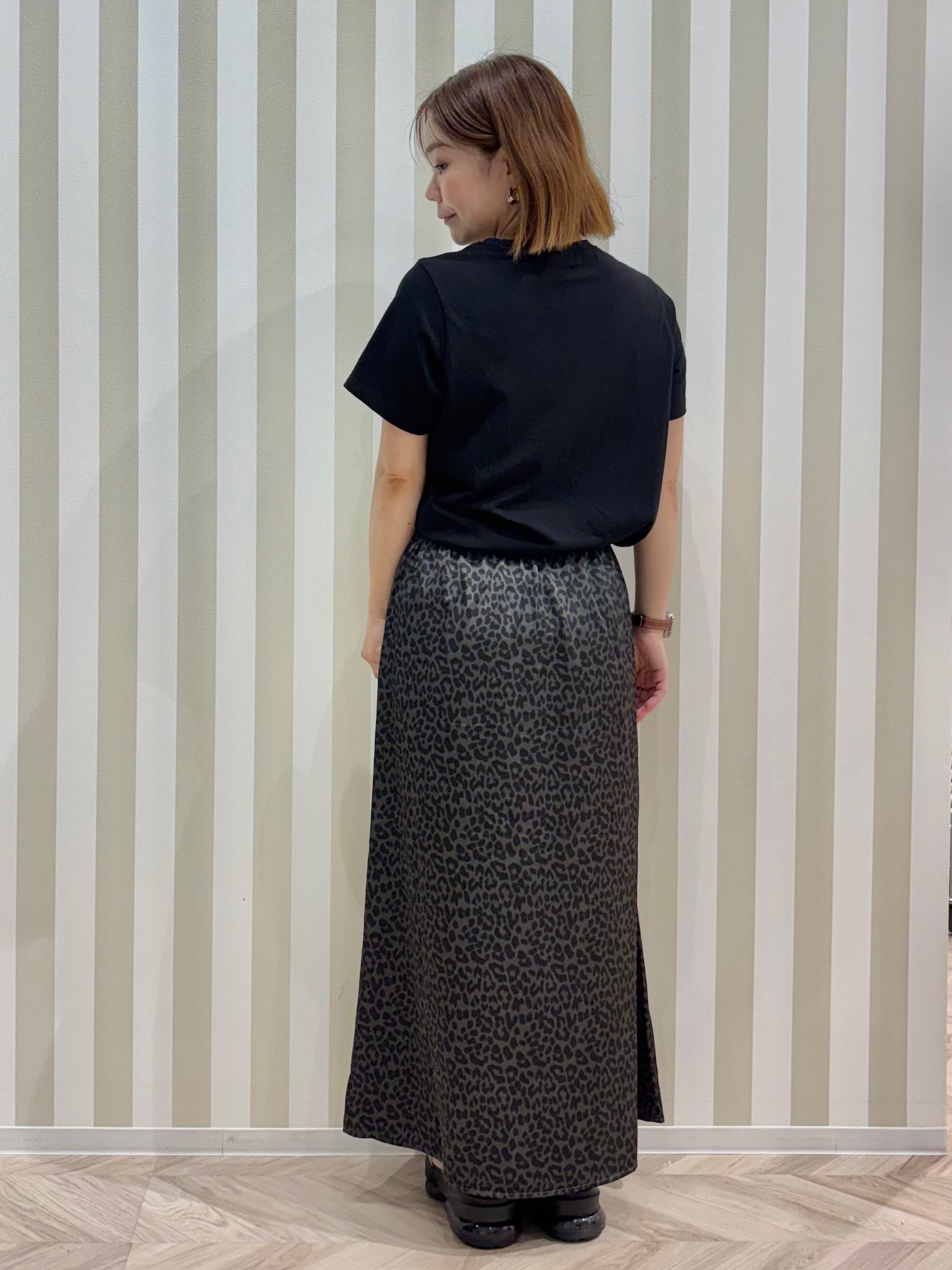 ナギさんの「SHOO･LA･RUE｜【S-LL/洗濯機可】大人のベーシックカラープリントTシャツ」を使ったコーディネート