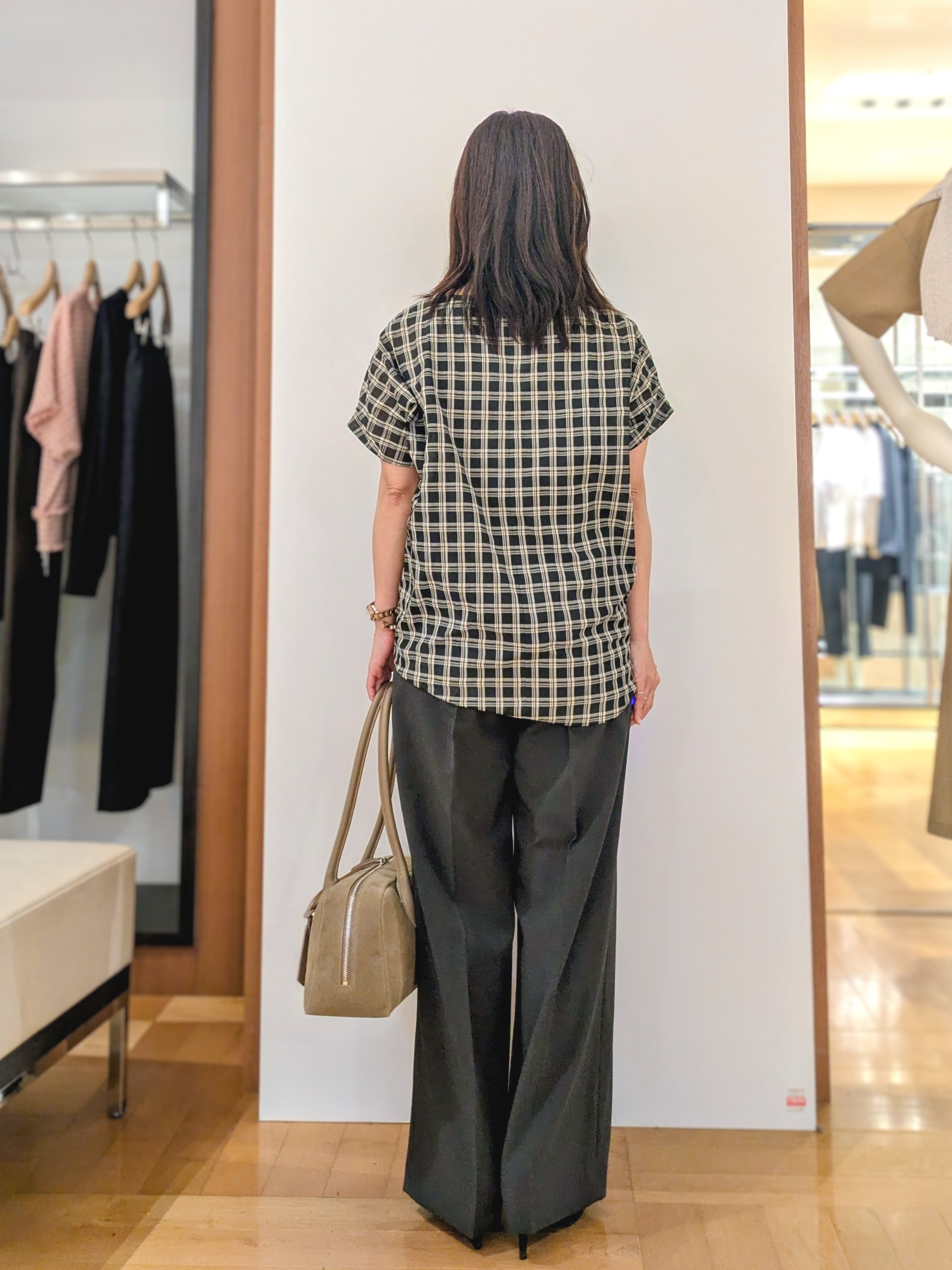 laverさんの「UNTITLED｜【秋めきシャツ/体型カバー】シアーチェックブラウス」を使ったコーディネート