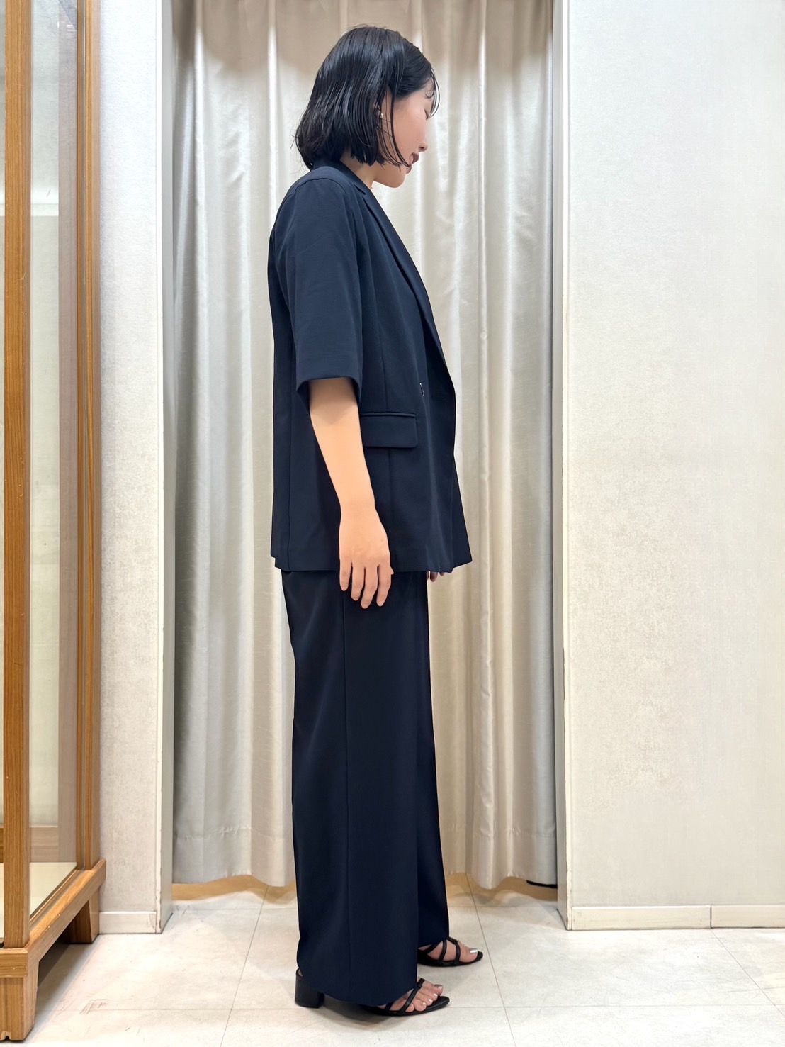 しばたさんの「UNTITLED｜【秋の通勤羽織/セットアップ可/UVカット】エアリークール半袖ジャケット」を使ったコーディネート