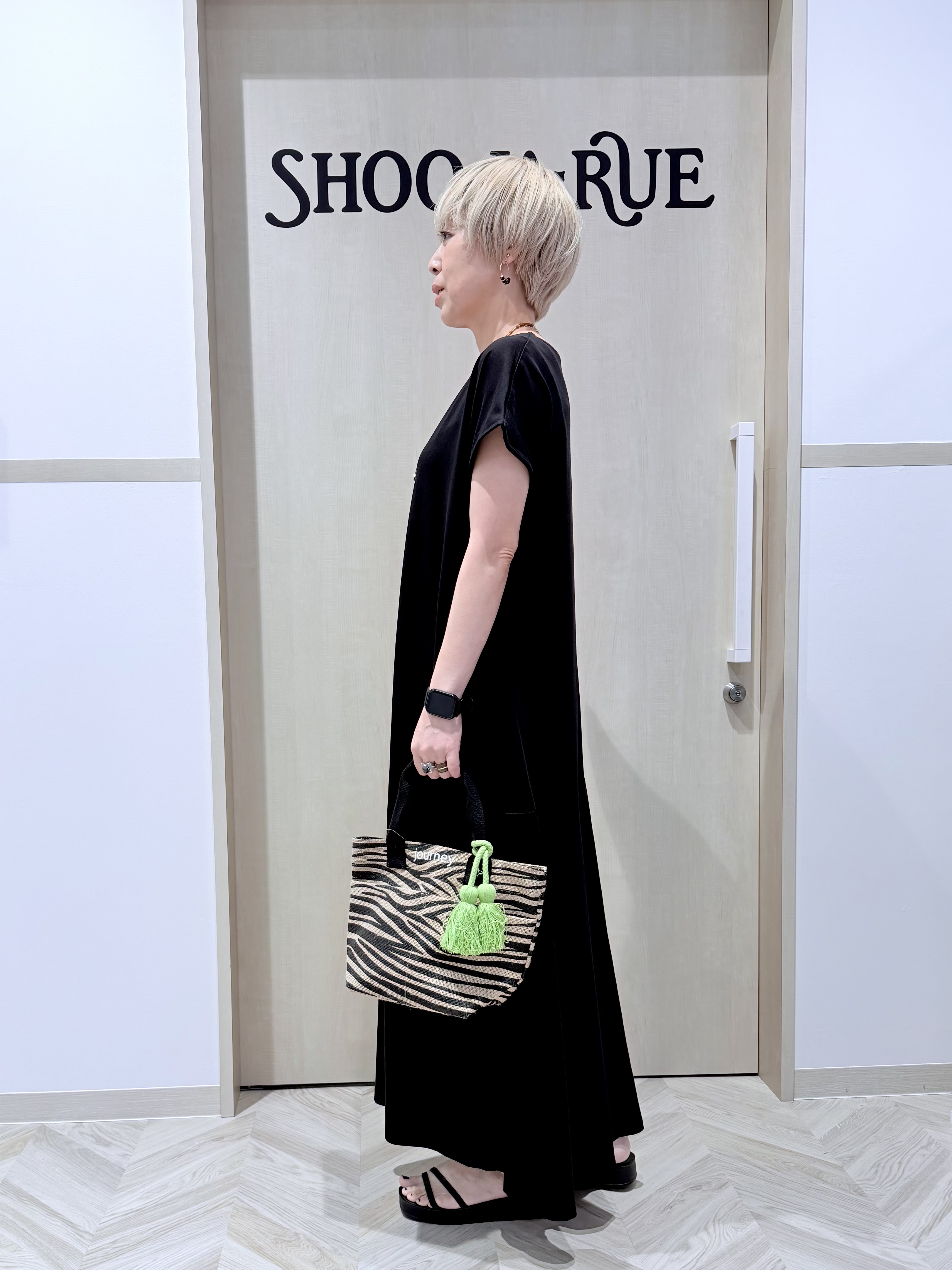 chieさんの「SHOO･LA･RUE｜【体型カバー/洗濯機可】涼やかAラインロングワンピース」を使ったコーディネート