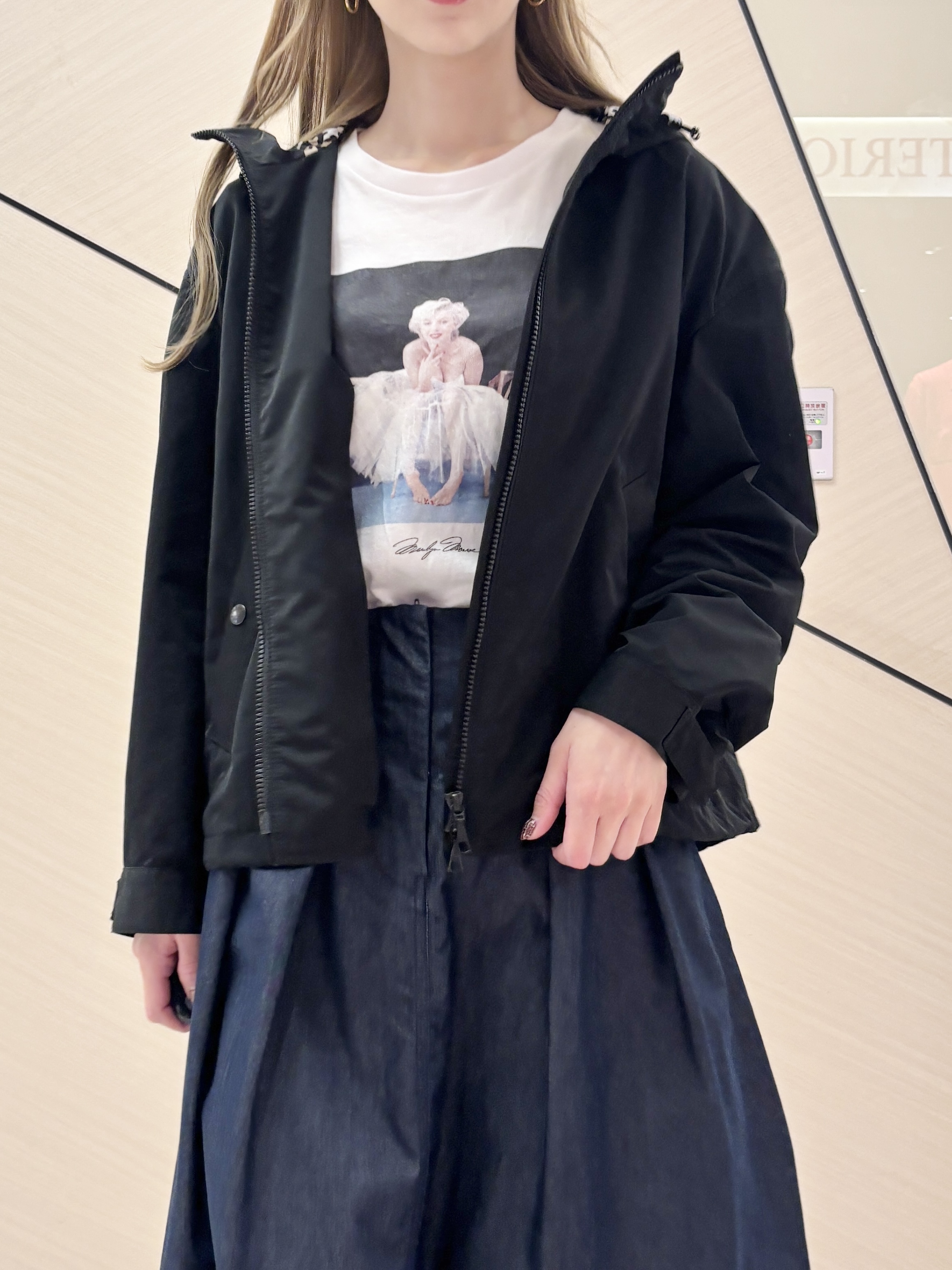 清水夏姫さんの「DRESSTERIOR｜【接触冷感/吸水速乾】クールタッチ デニムライク タックスカート」を使ったコーディネート