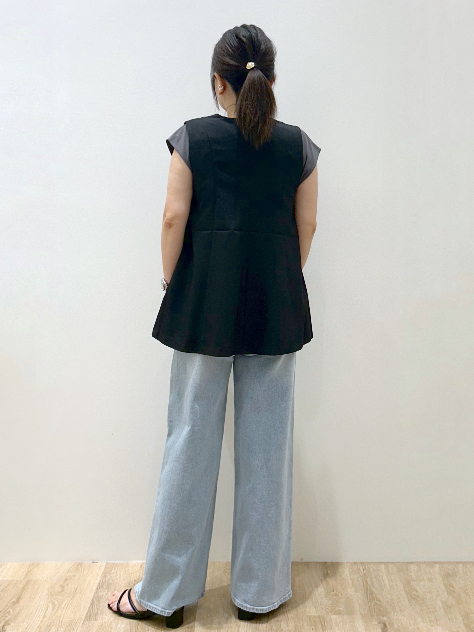 hiroさんの「OPAQUE.CLIP｜【吸水速乾】フレアジレ《洗濯機OK／セットアップ対応可》」を使ったコーディネート
