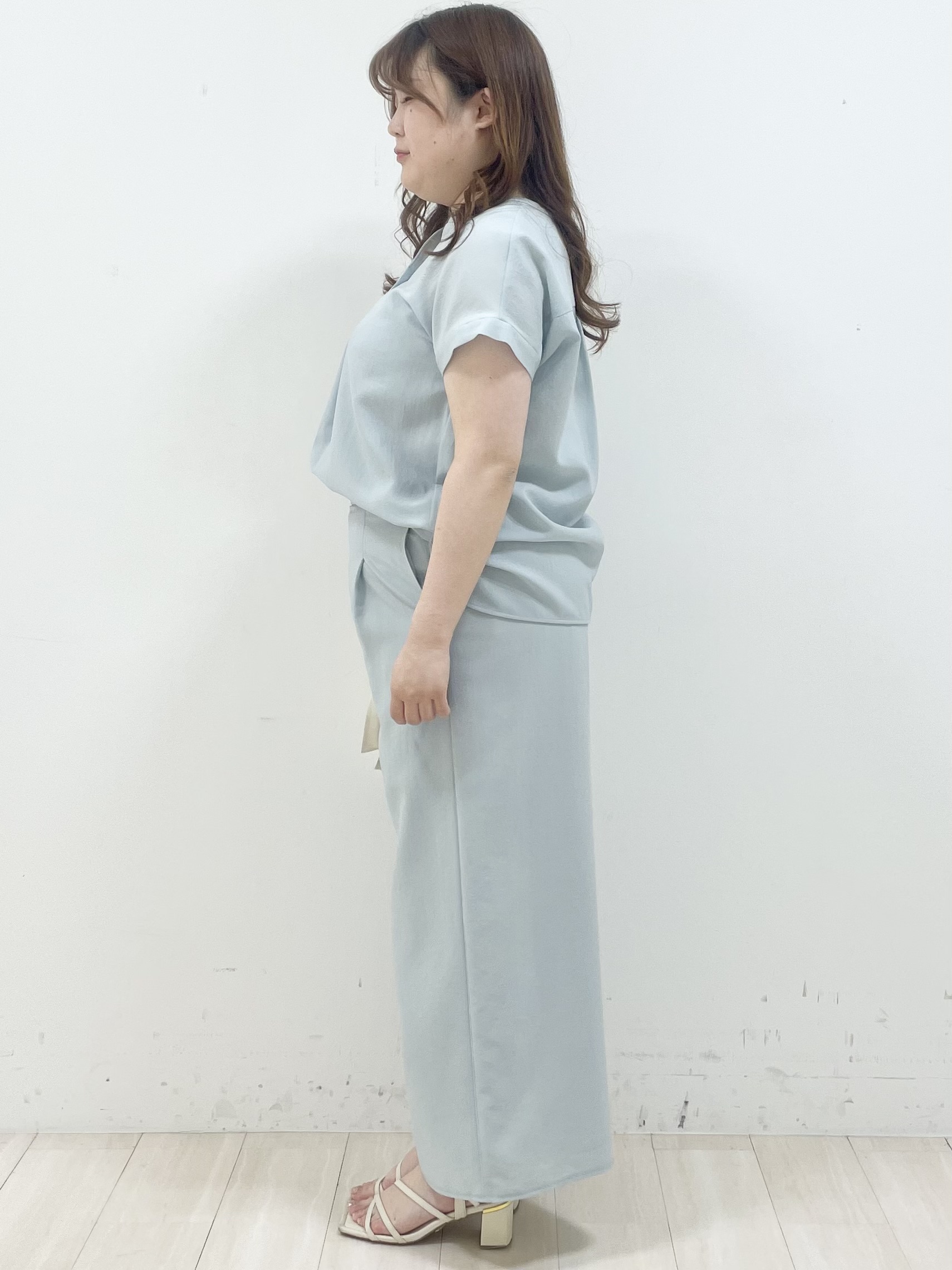 YUUKIさんの「COUP DE CHANCE｜【手洗い可／セットアップ可】キーネックブラウス」を使ったコーディネート