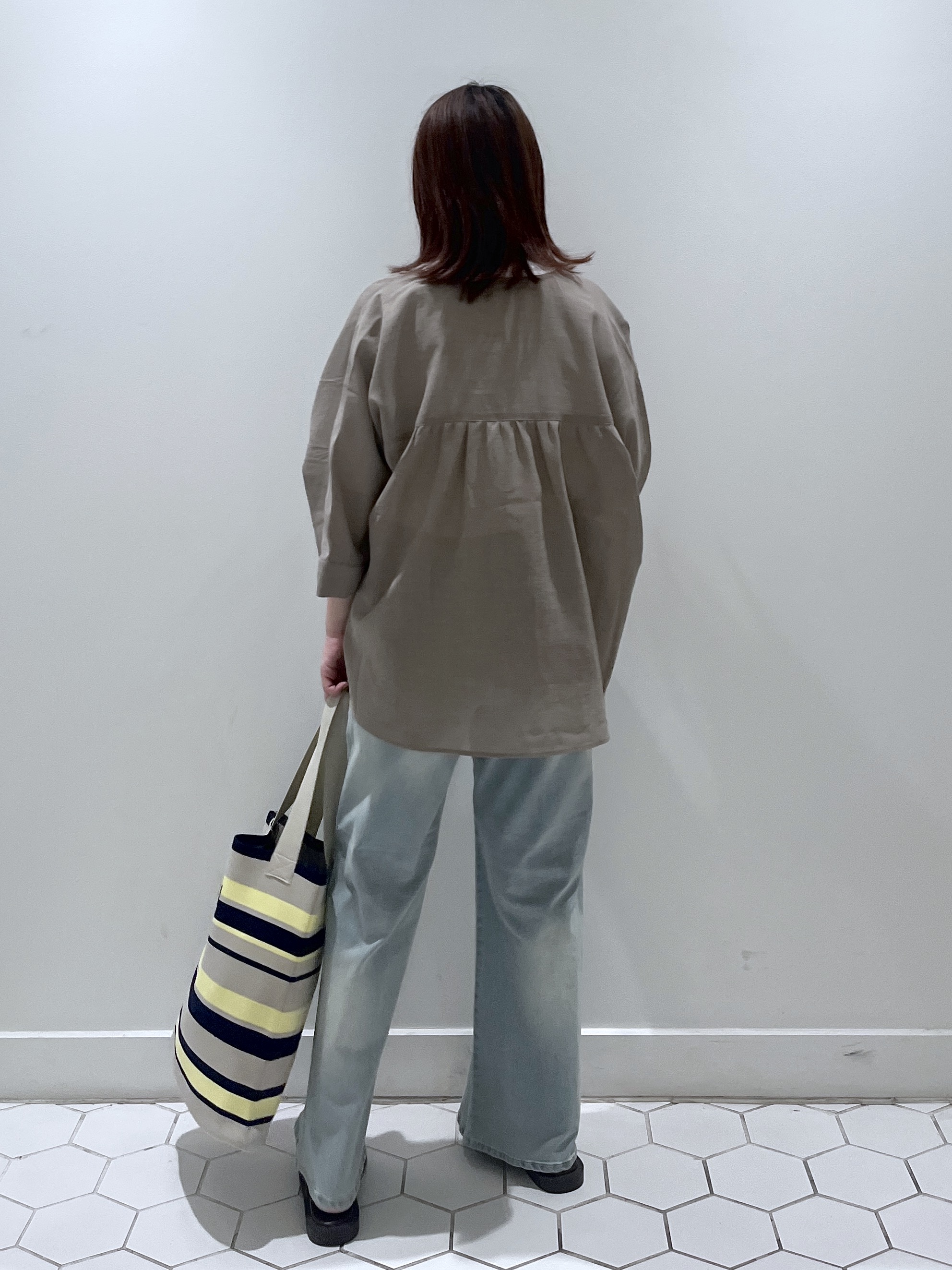 Makinoさんの「Dessin｜【秋羽織り/洗える】ドルマンスリーブ 6分袖シアーシャツブルゾン」を使ったコーディネート