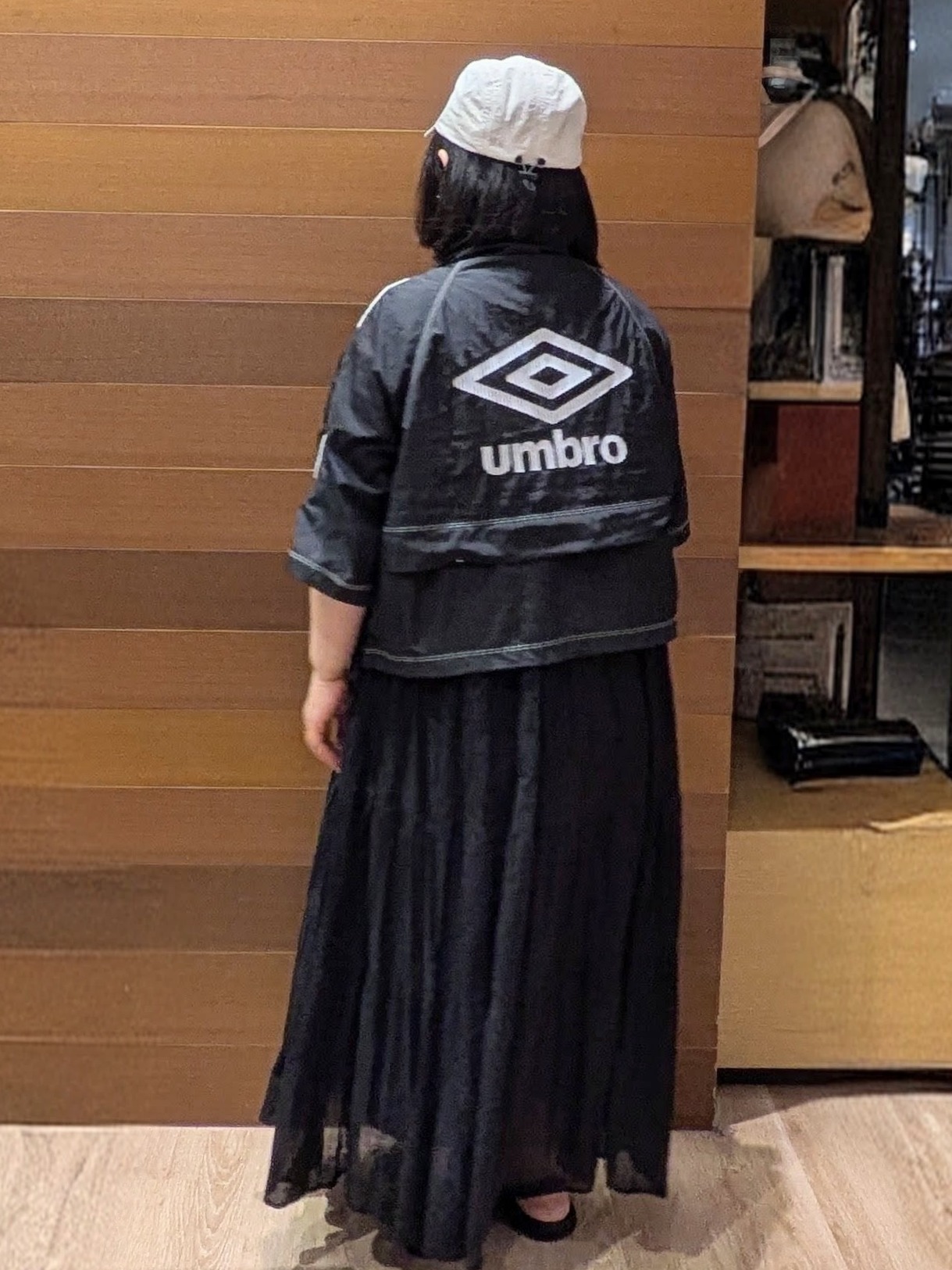 ぽんさんの「OPAQUE.CLIP｜◆【umbro／アンブロ】シアーナイロン5分袖ZIPアップブルゾン」を使ったコーディネート