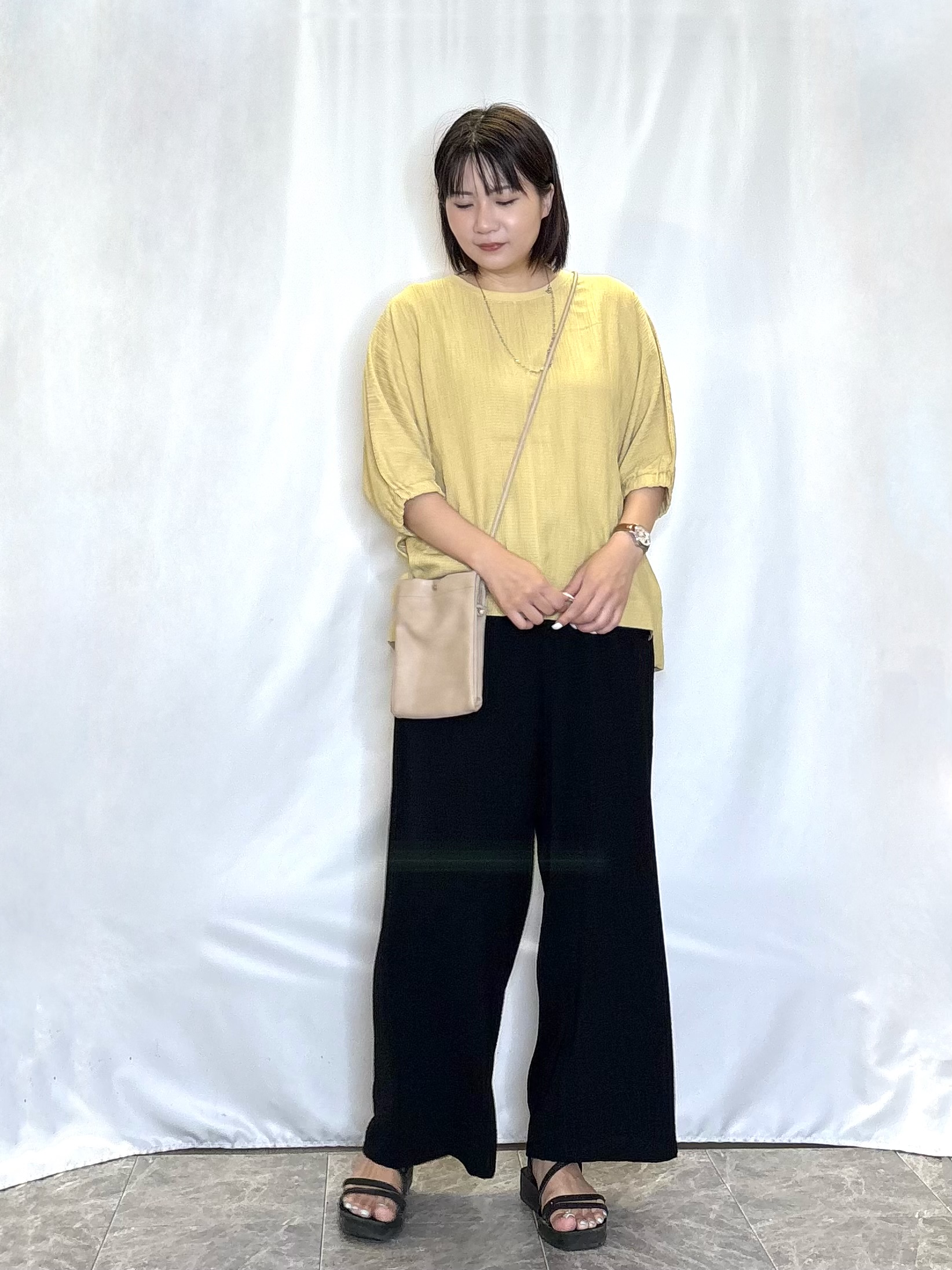 ネリさんの「SHOO･LA･RUE｜【インせず着られる/洗濯後しわになりにくい】しぼしぼドルマンブラウス」を使ったコーディネート