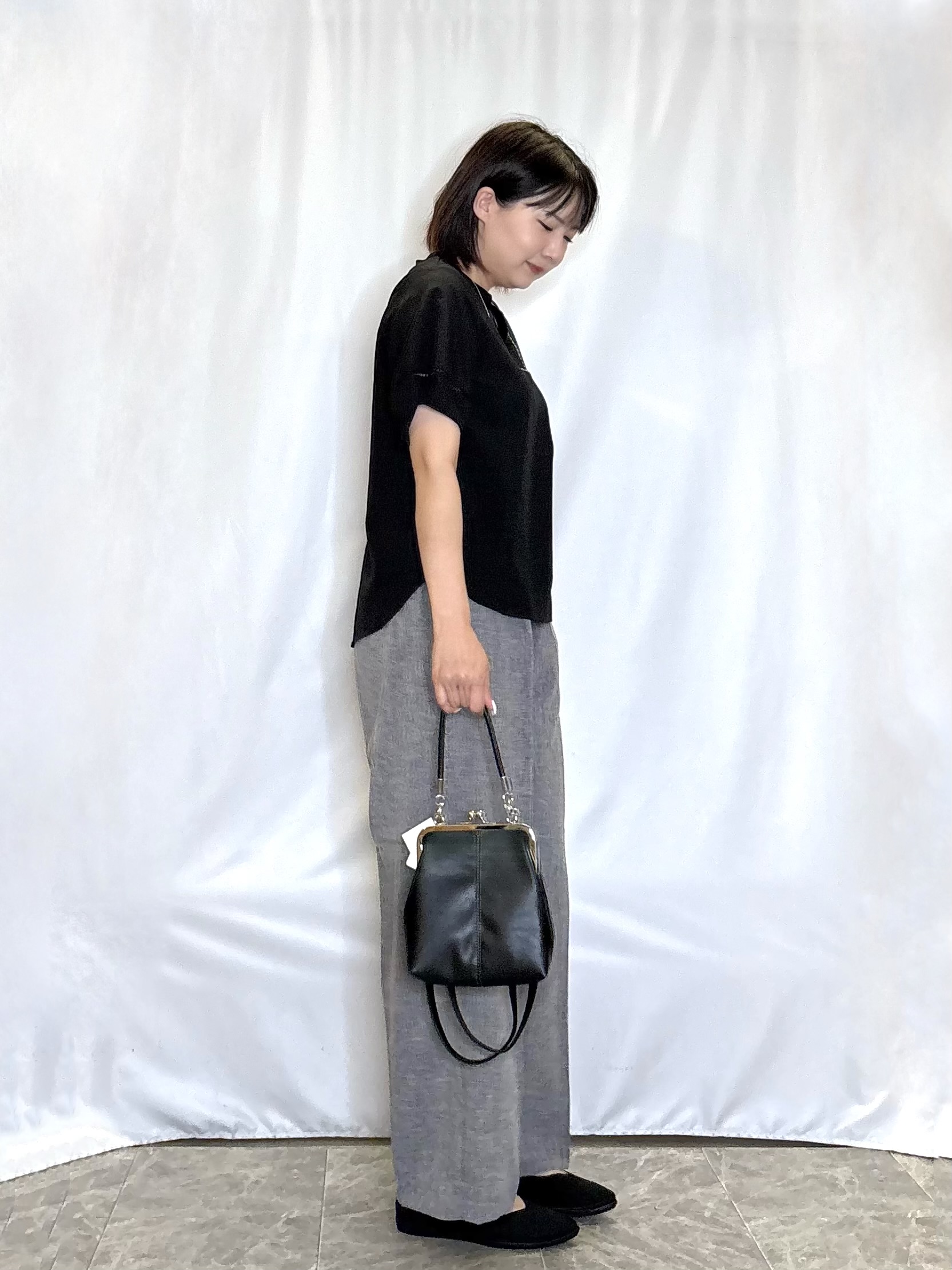 ネリさんの「SHOO･LA･RUE｜【洗濯後しわになりにくい/インせずきまる】シンプルだけど女性らしい 麻調スキッパーブラウス」を使ったコーディネート