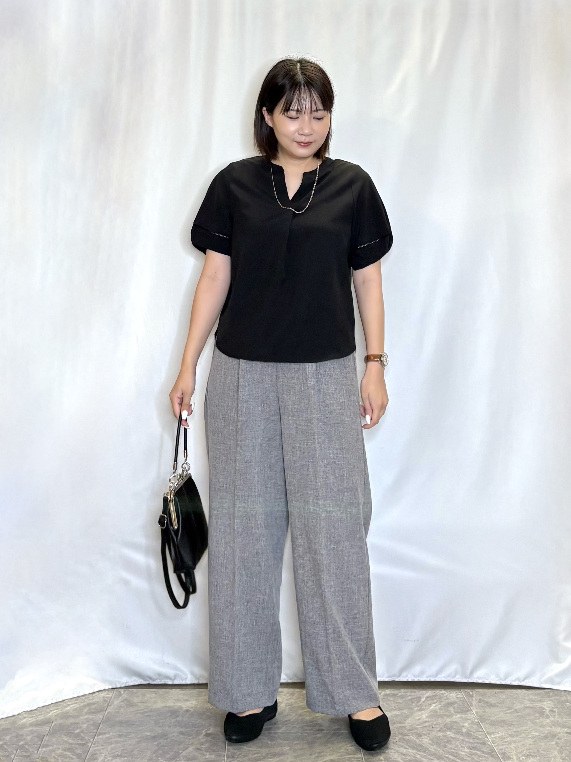 ネリさんの「SHOO･LA･RUE｜【洗濯後しわになりにくい/インせずきまる】シンプルだけど女性らしい 麻調スキッパーブラウス」を使ったコーディネート
