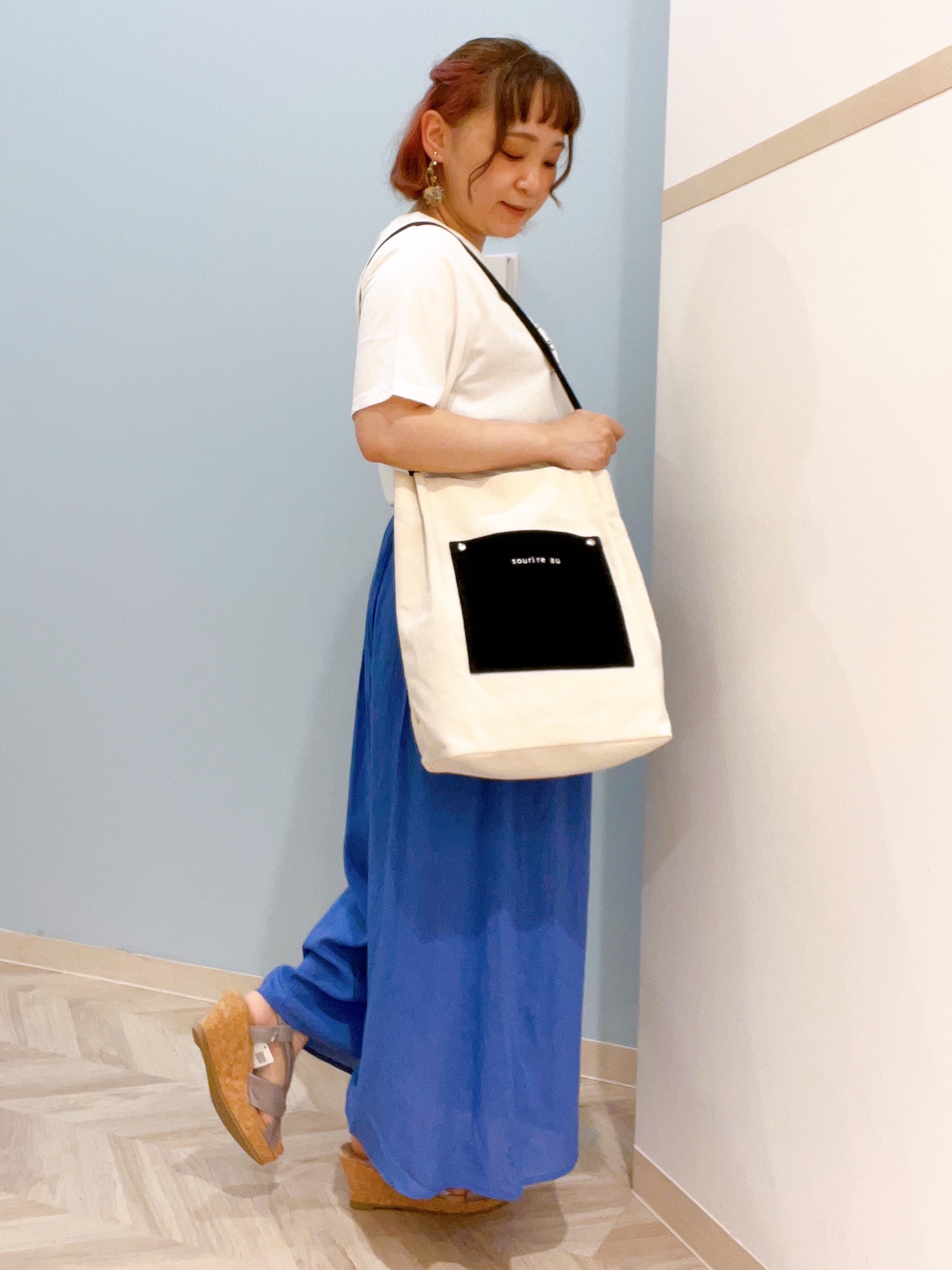 kitaさんの「SHOO･LA･RUE｜【洗濯機可/体型カバー】程よい透け感の ゆるシア―シャツパーカ」を使ったコーディネート