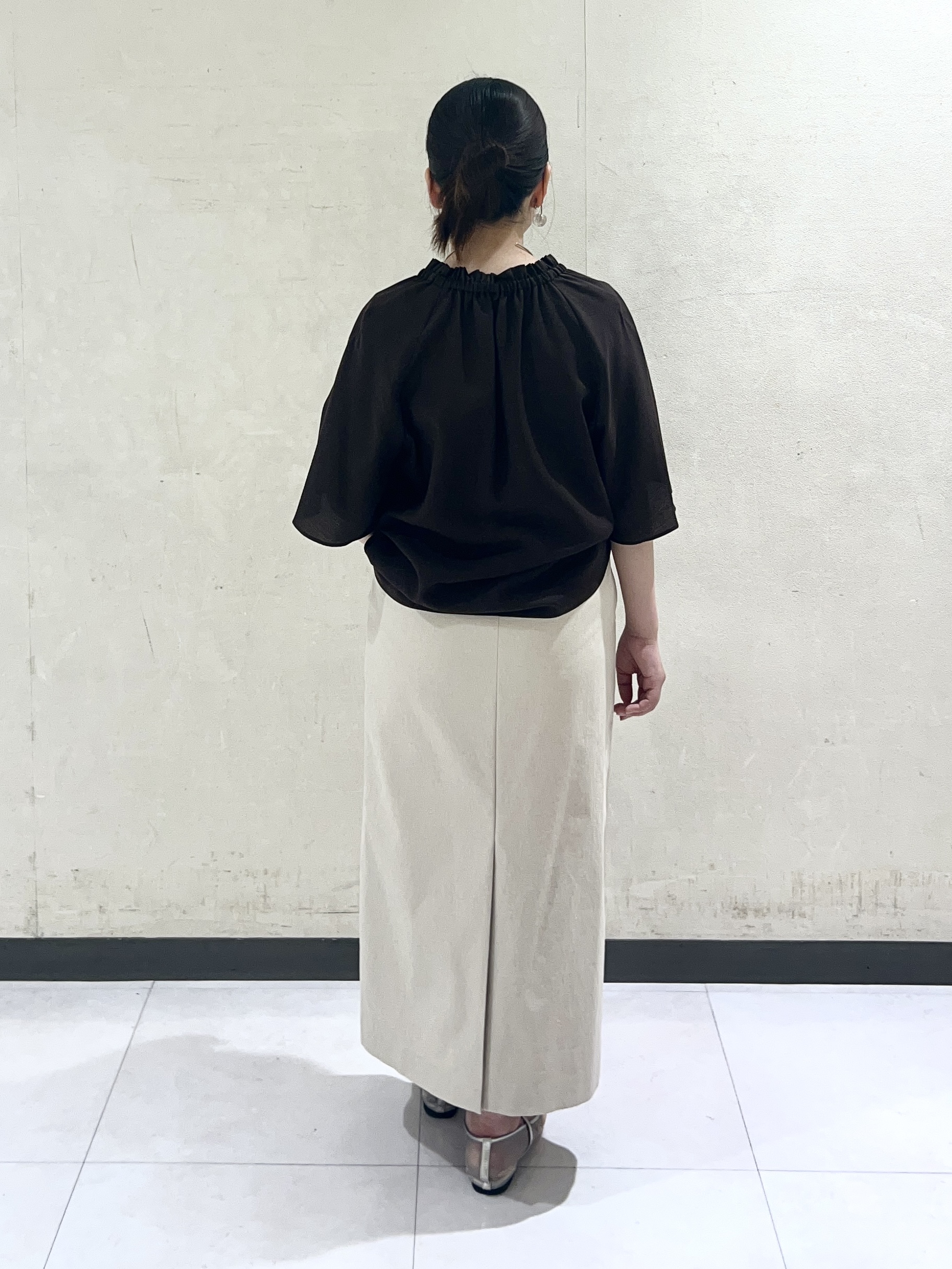 Mitsukiさんの「UNTITLED｜【シアー/首元フリル】シルキーシフォンブラウス」を使ったコーディネート