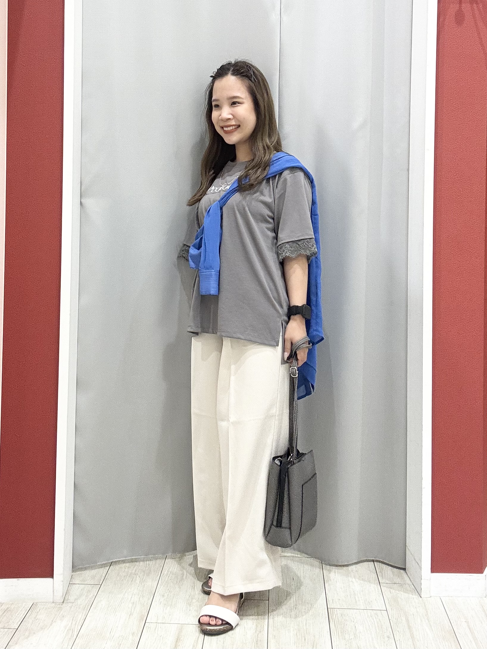 shioさんの「SHOO･LA･RUE｜【洗濯機可】ダブルポケット 楊柳しぼしぼシアーシャツ」を使ったコーディネート