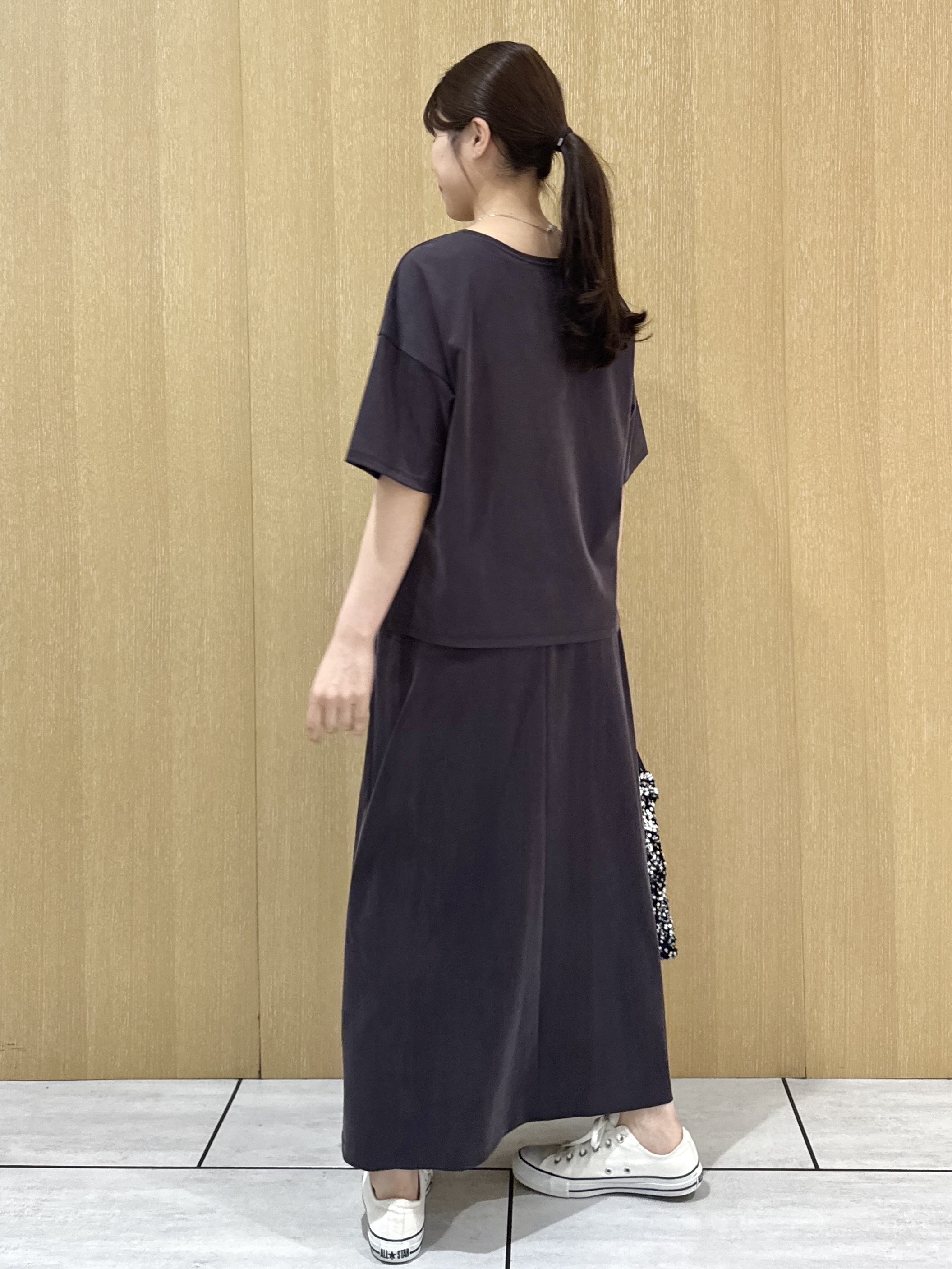 nanaさんの「UNTITLED｜【秋めきリラクシー/セットアップ可】ヴィンテージライク ロングスカート」を使ったコーディネート