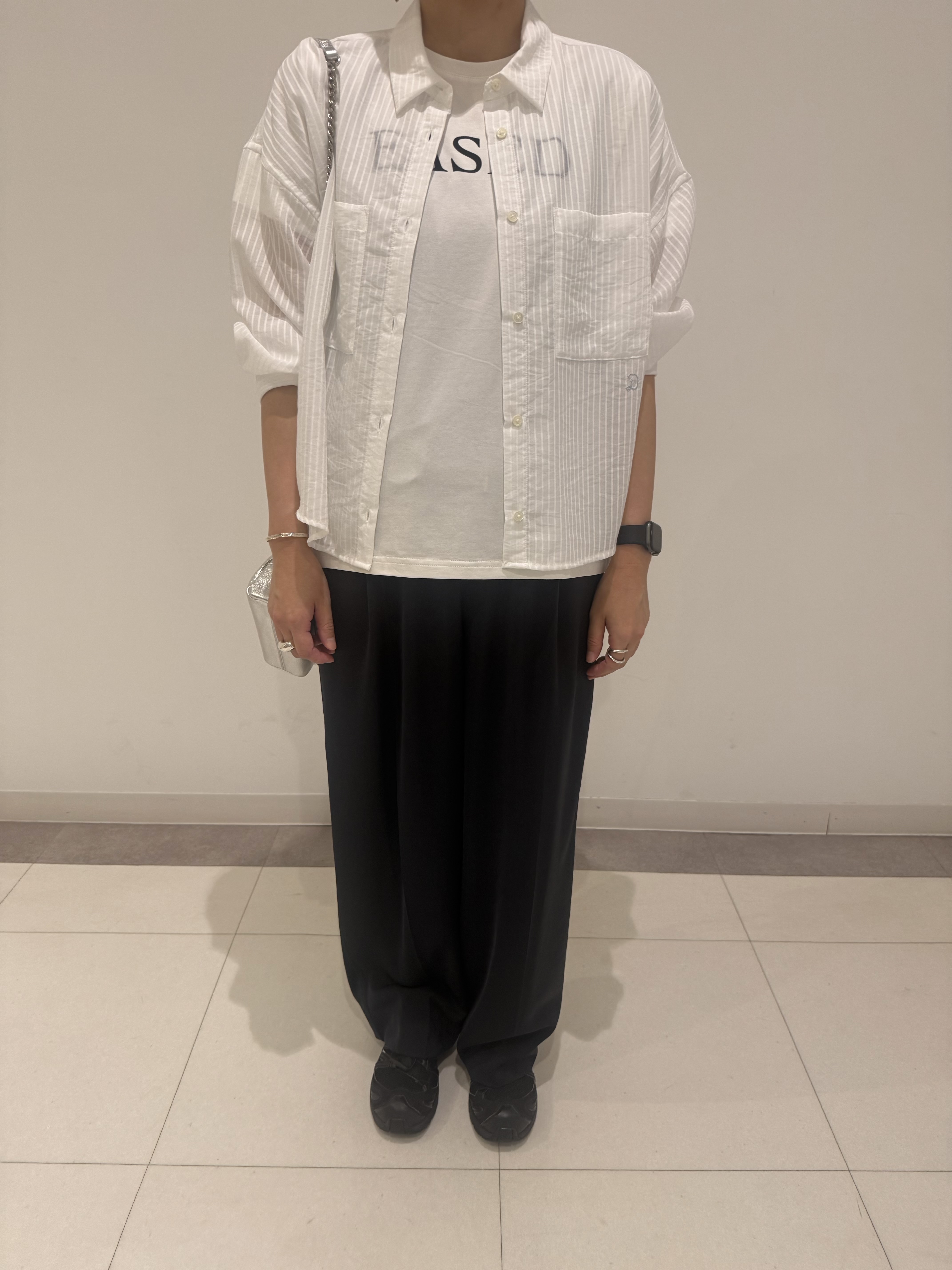 MIYAKAWAさんの「DRESSTERIOR｜◆シアーストライプクロップドシャツ」を使ったコーディネート