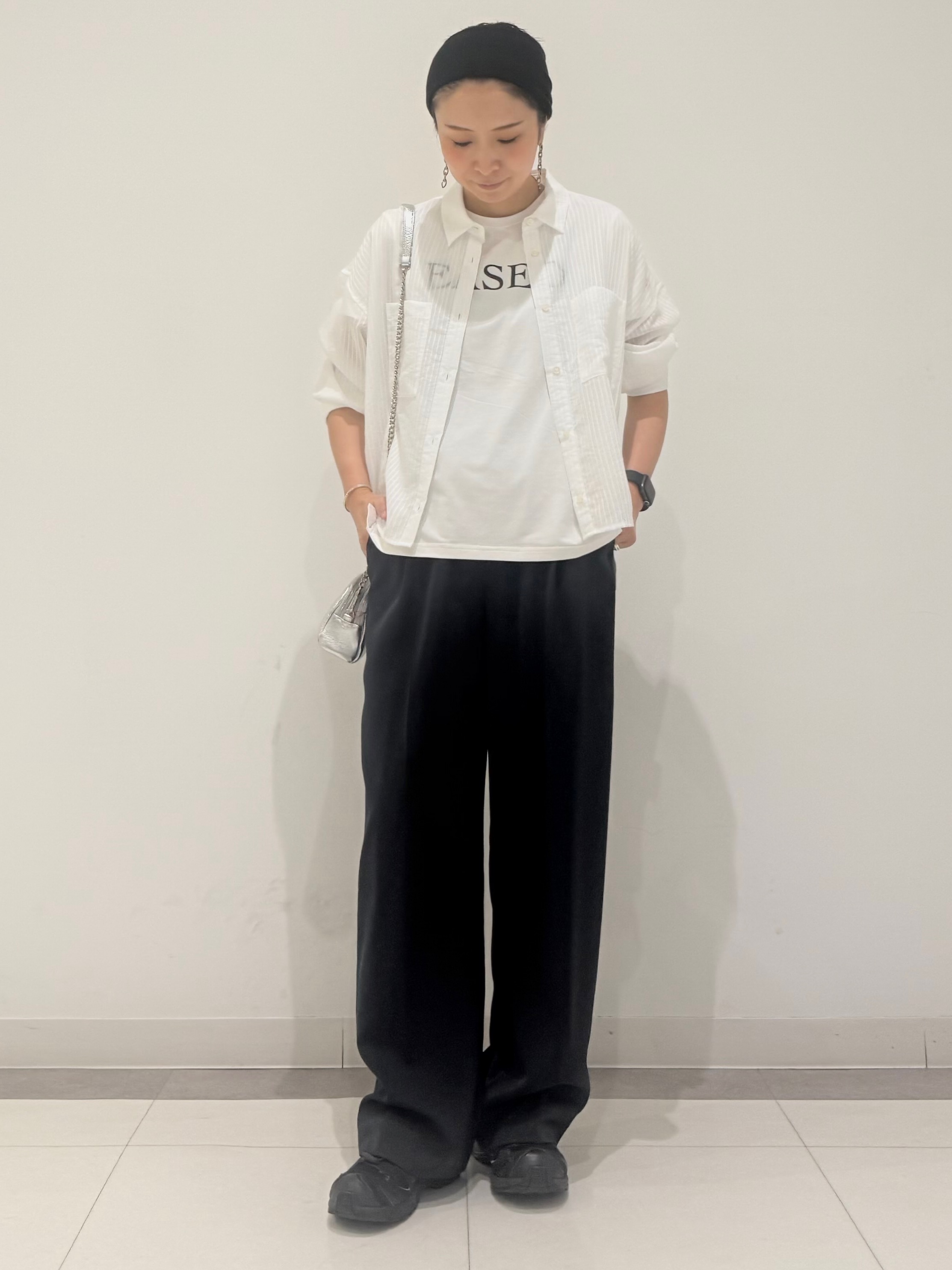 MIYAKAWAさんの「DRESSTERIOR｜◆シアーストライプクロップドシャツ」を使ったコーディネート