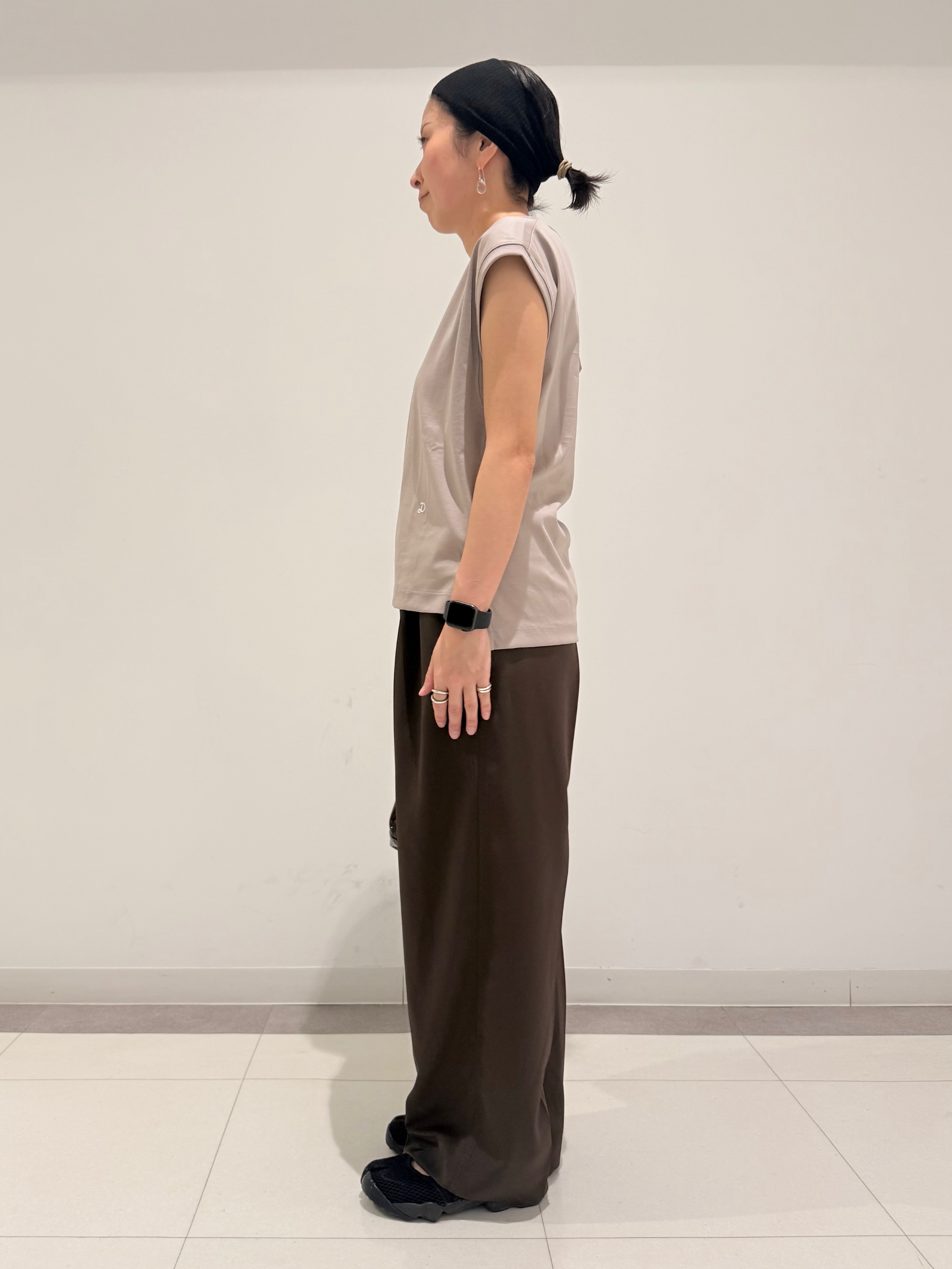 MIYAKAWAさんの「DRESSTERIOR｜【接触冷感／抗菌防臭／消臭】アイスクリアコットンフレンチスリーブT」を使ったコーディネート