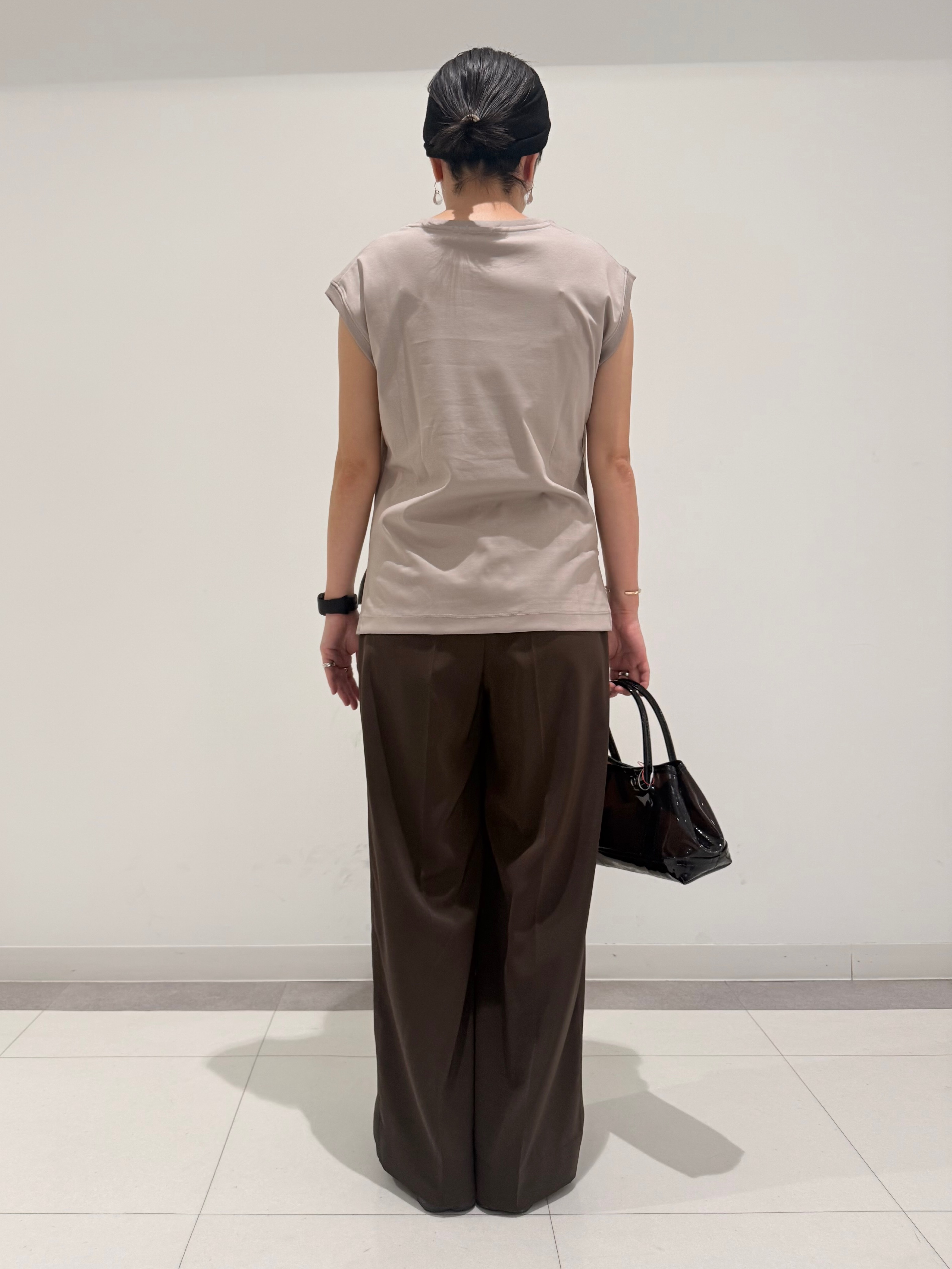 MIYAKAWAさんの「DRESSTERIOR｜【接触冷感／抗菌防臭／消臭】アイスクリアコットンフレンチスリーブT」を使ったコーディネート