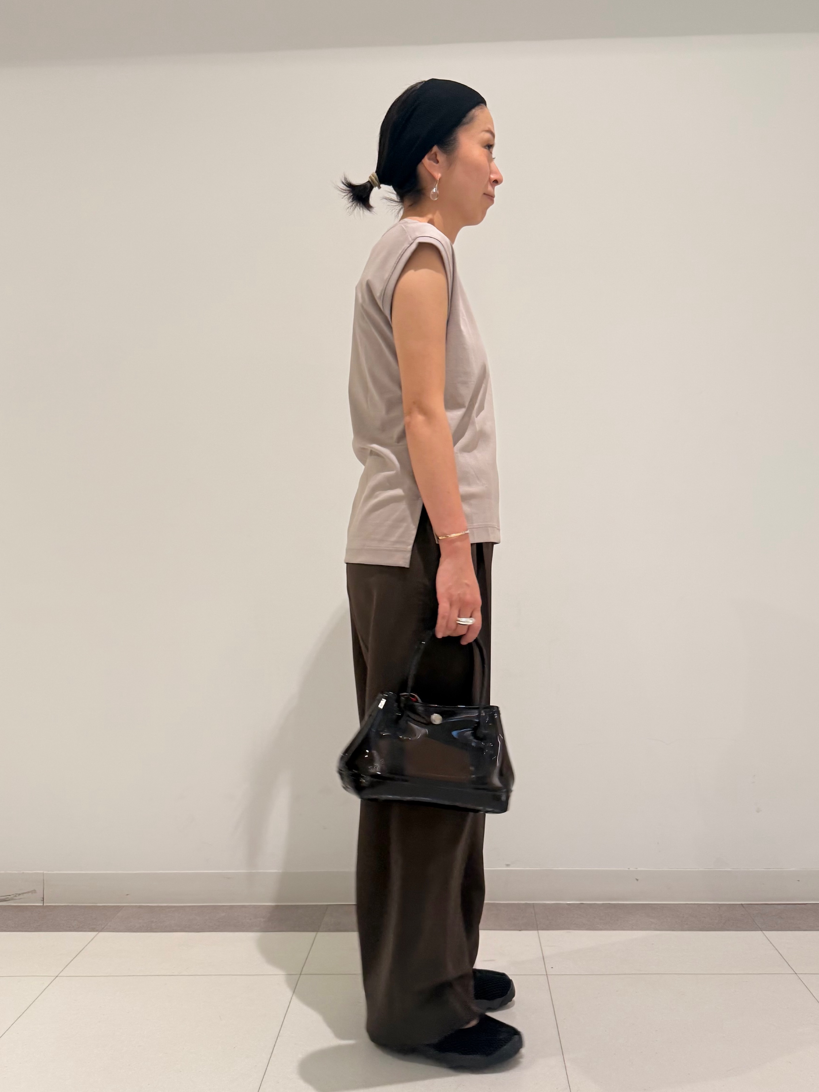 MIYAKAWAさんの「DRESSTERIOR｜【接触冷感／抗菌防臭／消臭】アイスクリアコットンフレンチスリーブT」を使ったコーディネート