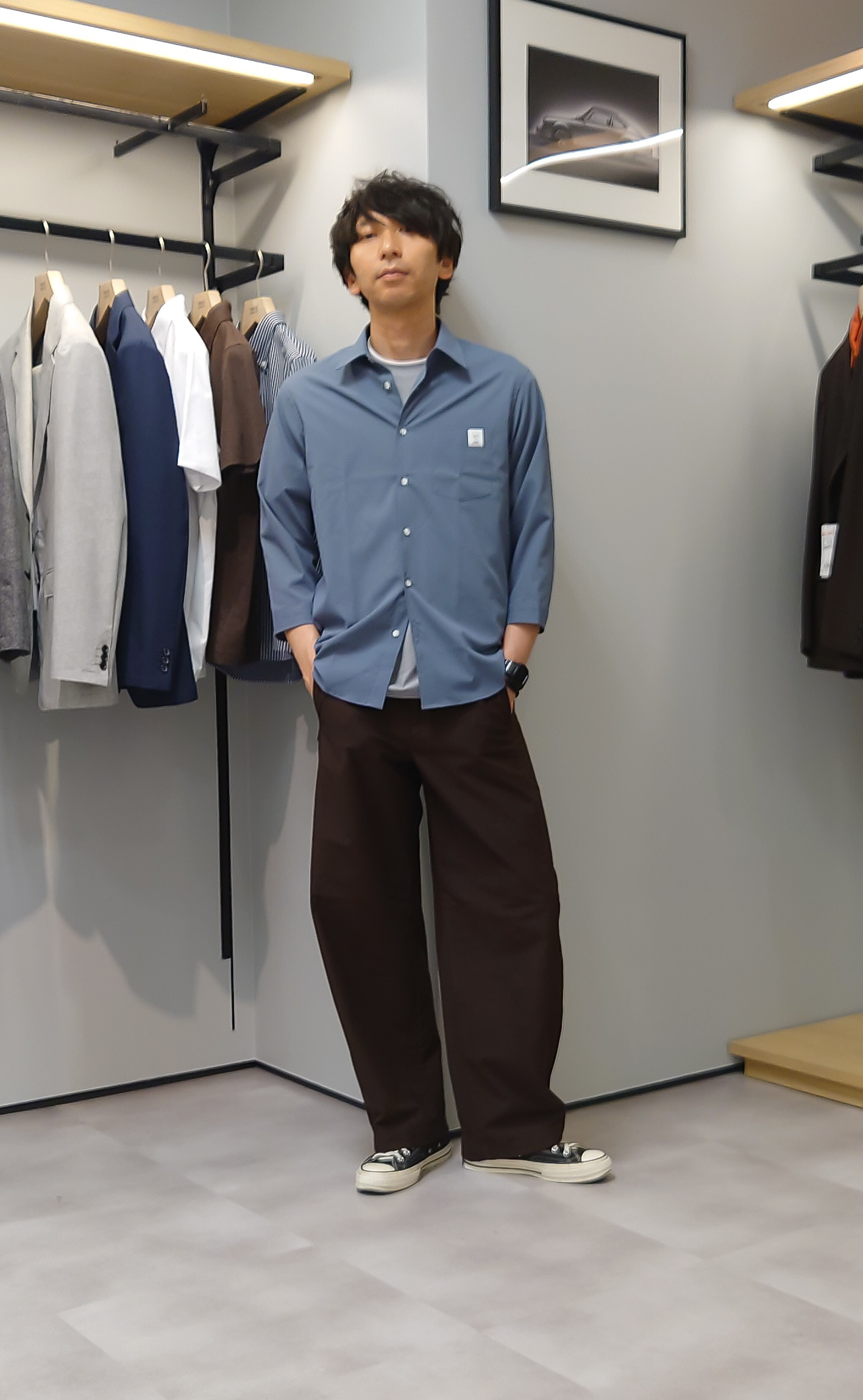 kawamuさんの「TAKEO KIKUCHI｜【汗染み軽減/接触冷感】フェイクレイヤード ワンポイント刺繍Ｔシャツ」を使ったコーディネート