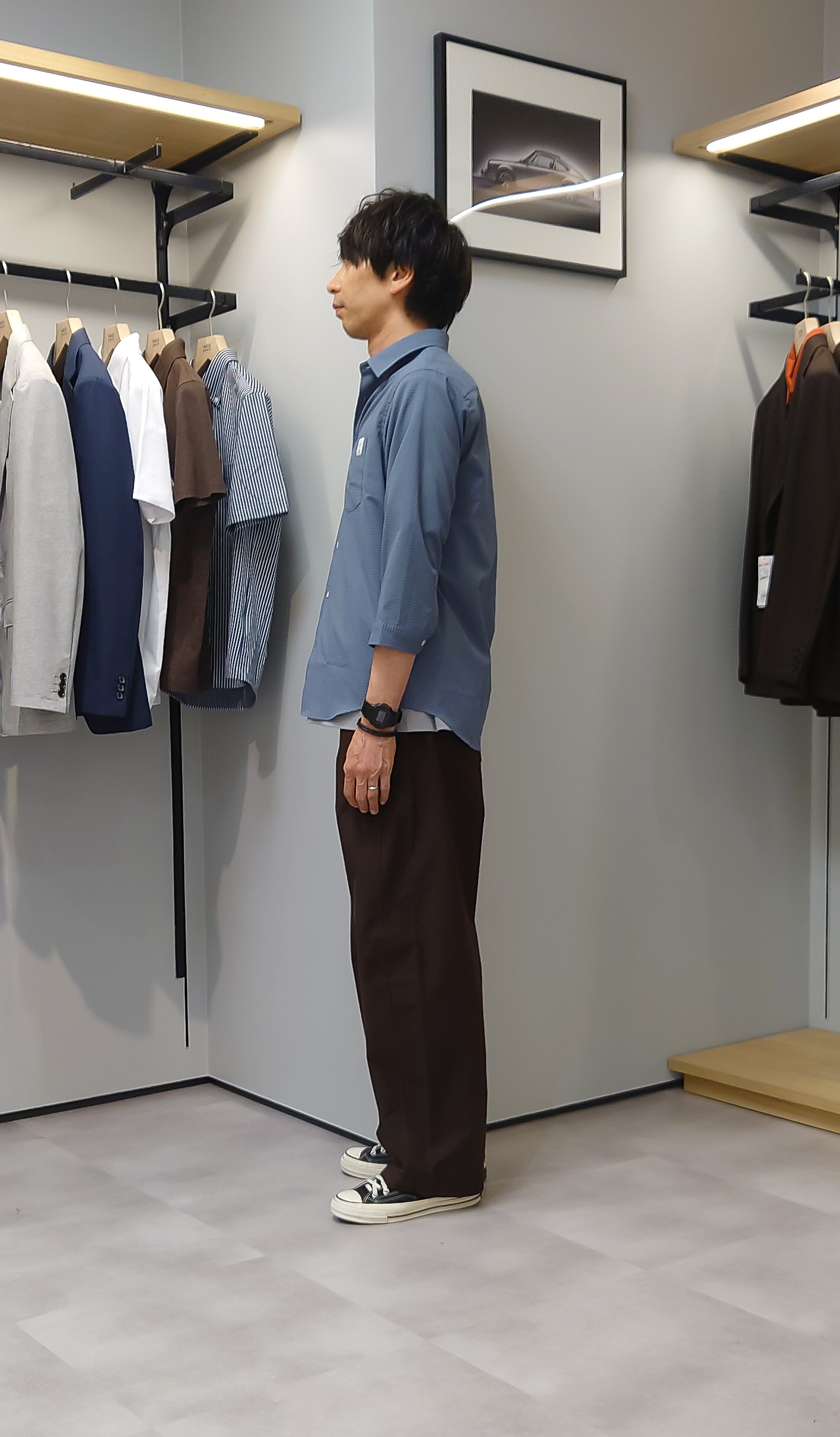 kawamuさんの「TAKEO KIKUCHI｜【汗染み軽減/接触冷感】フェイクレイヤード ワンポイント刺繍Ｔシャツ」を使ったコーディネート
