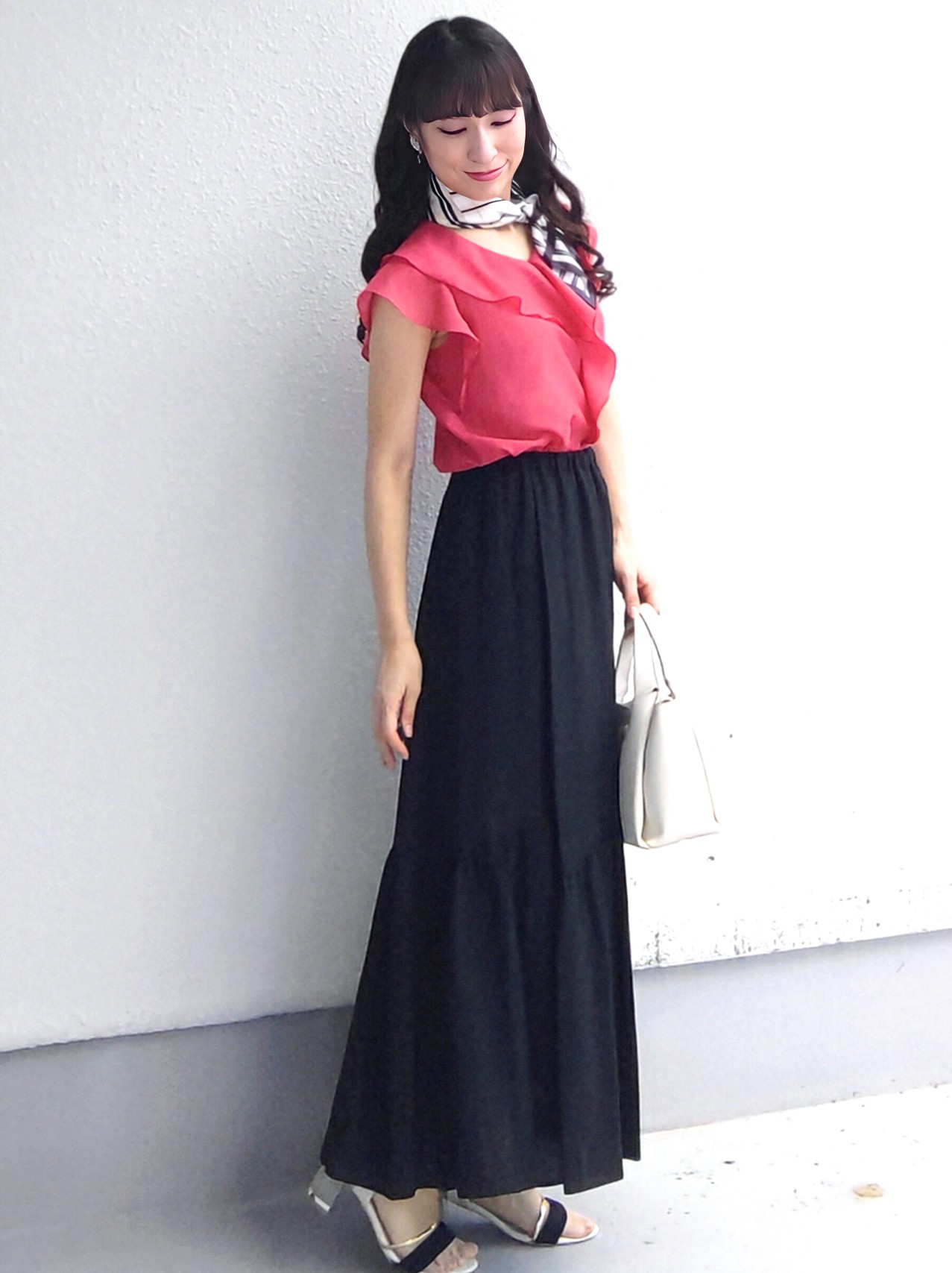 keinaさんの「SunaUna｜【手洗い可／日本製】フリルブラウス」を使ったコーディネート