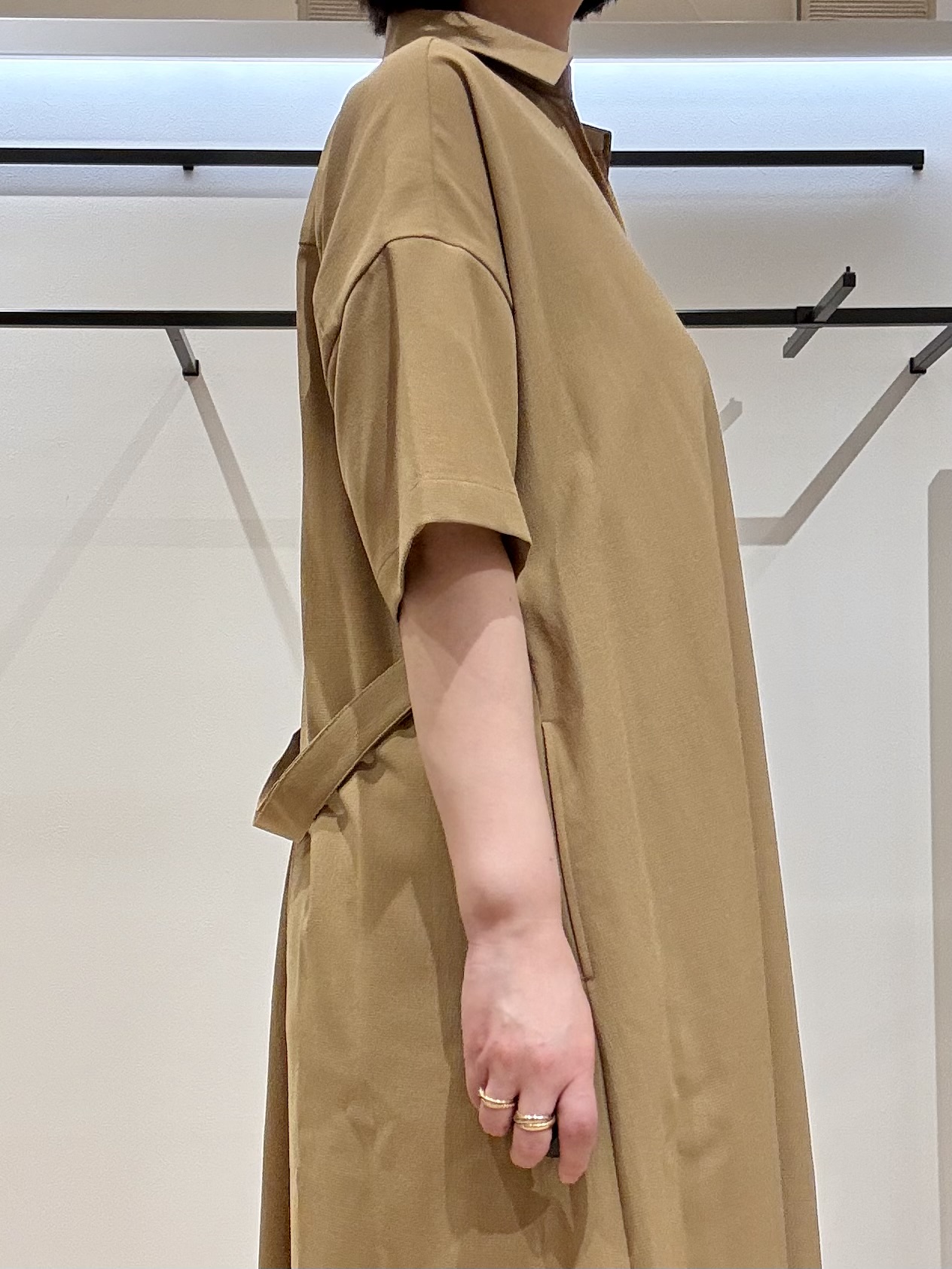 yさんの「UNTITLED｜【初秋も活躍/UVカット/接触冷感】エアリークールワンピース」を使ったコーディネート