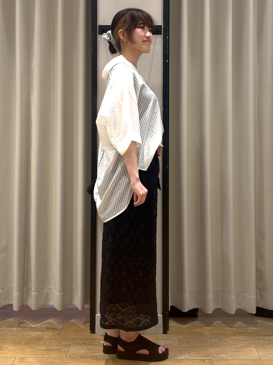 RUKAさんの「grove｜【洗濯機◎・体型カバー】ON/OFF使える、シアースキッパーシャツ」を使ったコーディネート