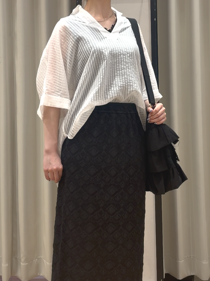 RUKAさんの「grove｜【洗濯機◎・体型カバー】ON/OFF使える、シアースキッパーシャツ」を使ったコーディネート