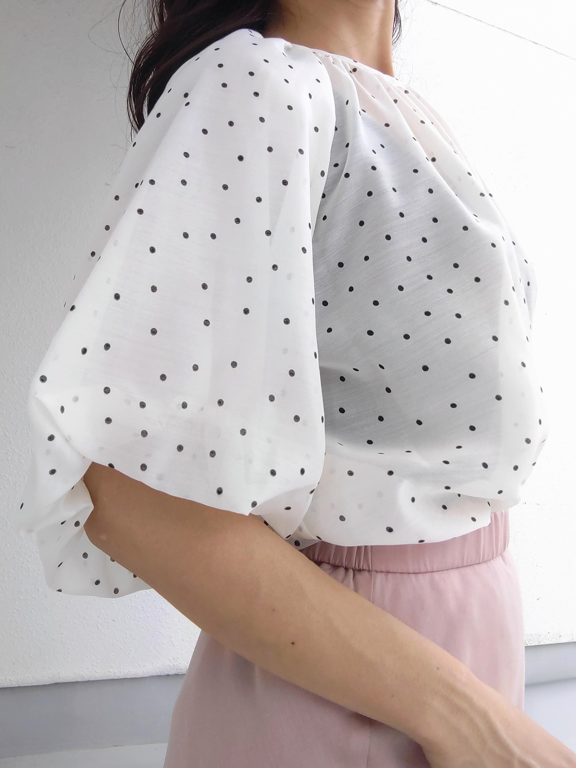 keinaさんの「SunaUna｜シアードットブラウス」を使ったコーディネート