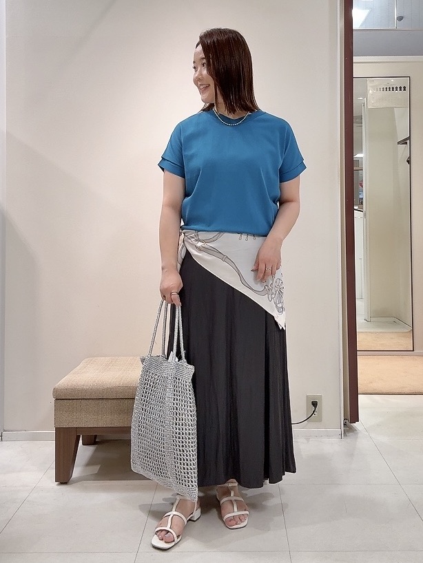 YUIさんの「UNTITLED｜【肌に張りつきにくい/前後2WAY】ドライタッチコットンプルオーバー」を使ったコーディネート