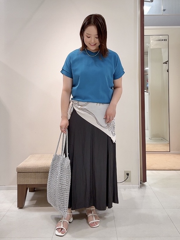 YUIさんの「UNTITLED｜【肌に張りつきにくい/前後2WAY】ドライタッチコットンプルオーバー」を使ったコーディネート