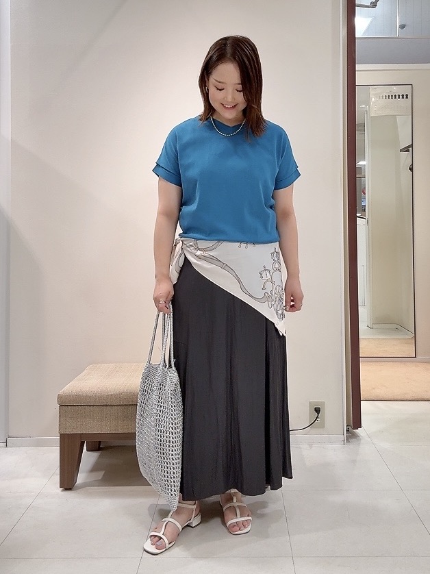 YUIさんの「UNTITLED｜【肌に張りつきにくい/前後2WAY】ドライタッチコットンプルオーバー」を使ったコーディネート