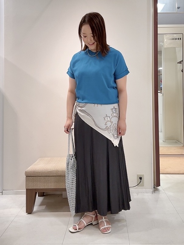 YUIさんの「UNTITLED｜【肌に張りつきにくい/前後2WAY】ドライタッチコットンプルオーバー」を使ったコーディネート