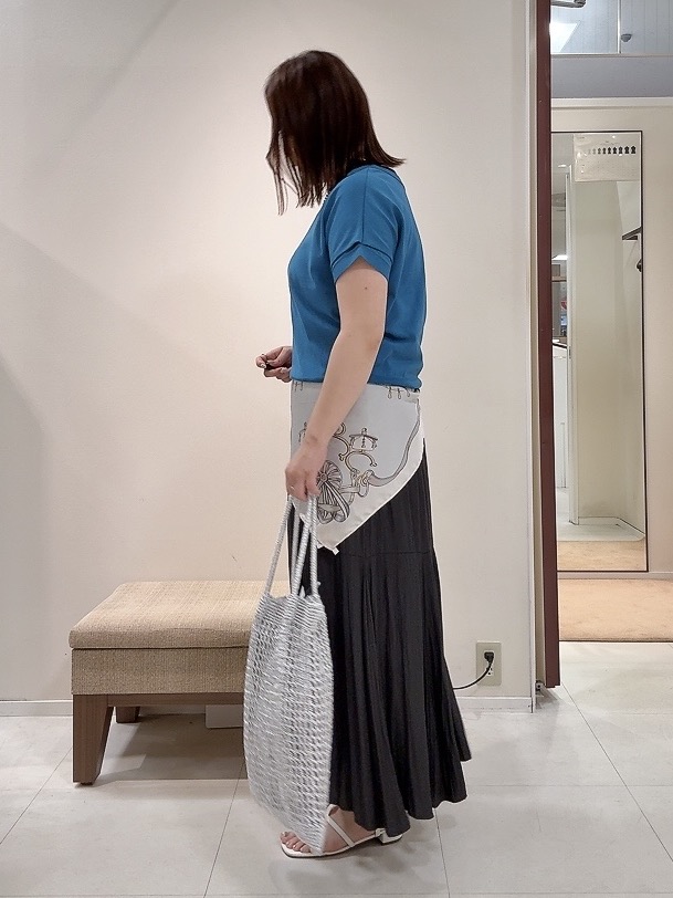 YUIさんの「UNTITLED｜【肌に張りつきにくい/前後2WAY】ドライタッチコットンプルオーバー」を使ったコーディネート
