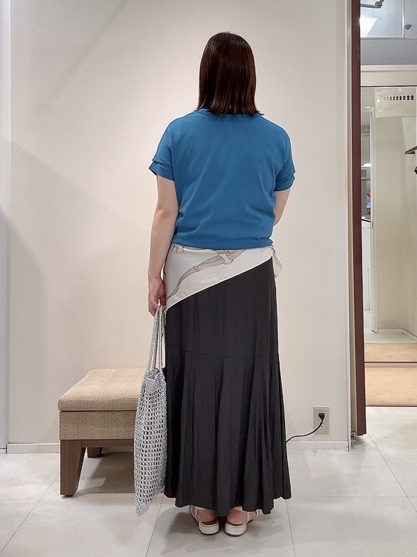 YUIさんの「UNTITLED｜【肌に張りつきにくい/前後2WAY】ドライタッチコットンプルオーバー」を使ったコーディネート