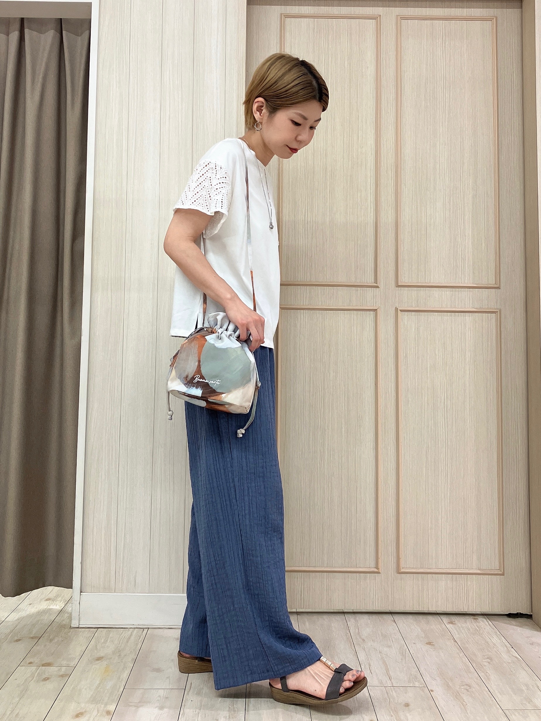 Turnerさんの「SHOO･LA･RUE｜【S-LL/洗濯機可/体型カバー】汗じみが気になりにくい お袖レースフレアTシャツ」を使ったコーディネート