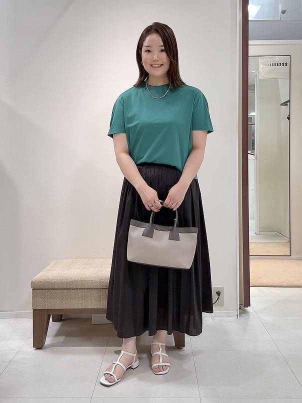 YUIさんの「UNTITLED｜【汗染み防止/接触冷感】ドルマンプルオーバー」を使ったコーディネート