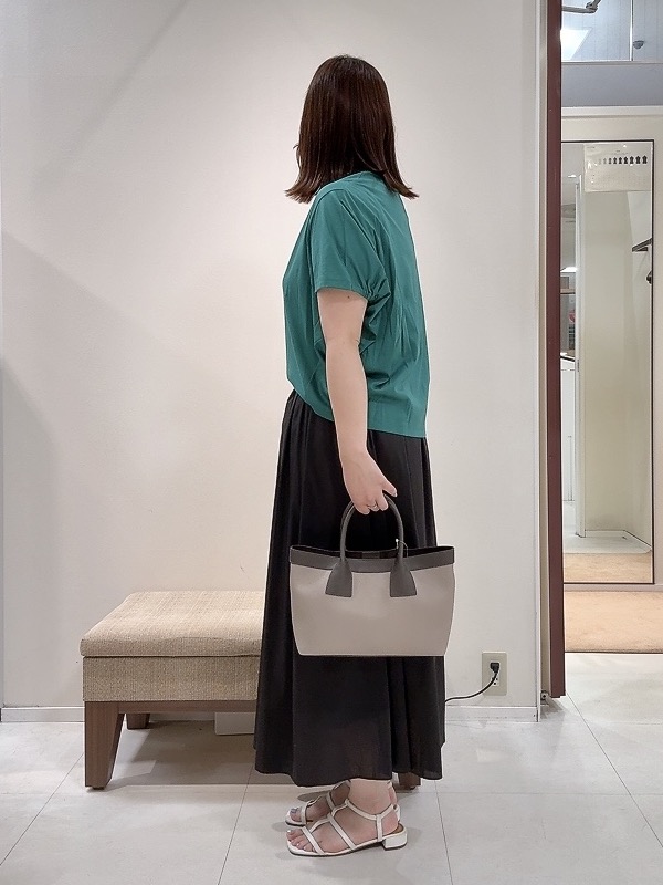 YUIさんの「UNTITLED｜【汗染み防止/接触冷感】ドルマンプルオーバー」を使ったコーディネート