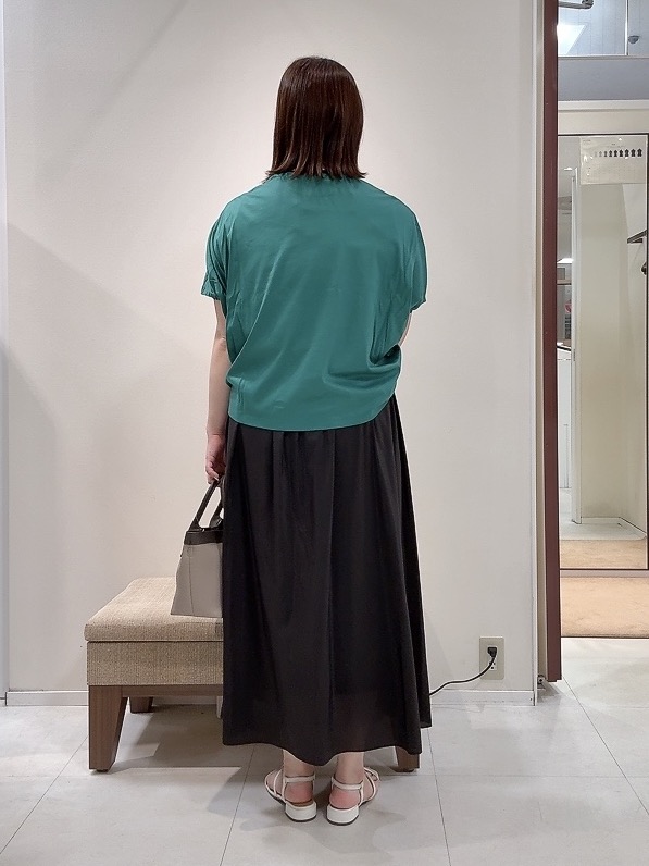 YUIさんの「UNTITLED｜【汗染み防止/接触冷感】ドルマンプルオーバー」を使ったコーディネート