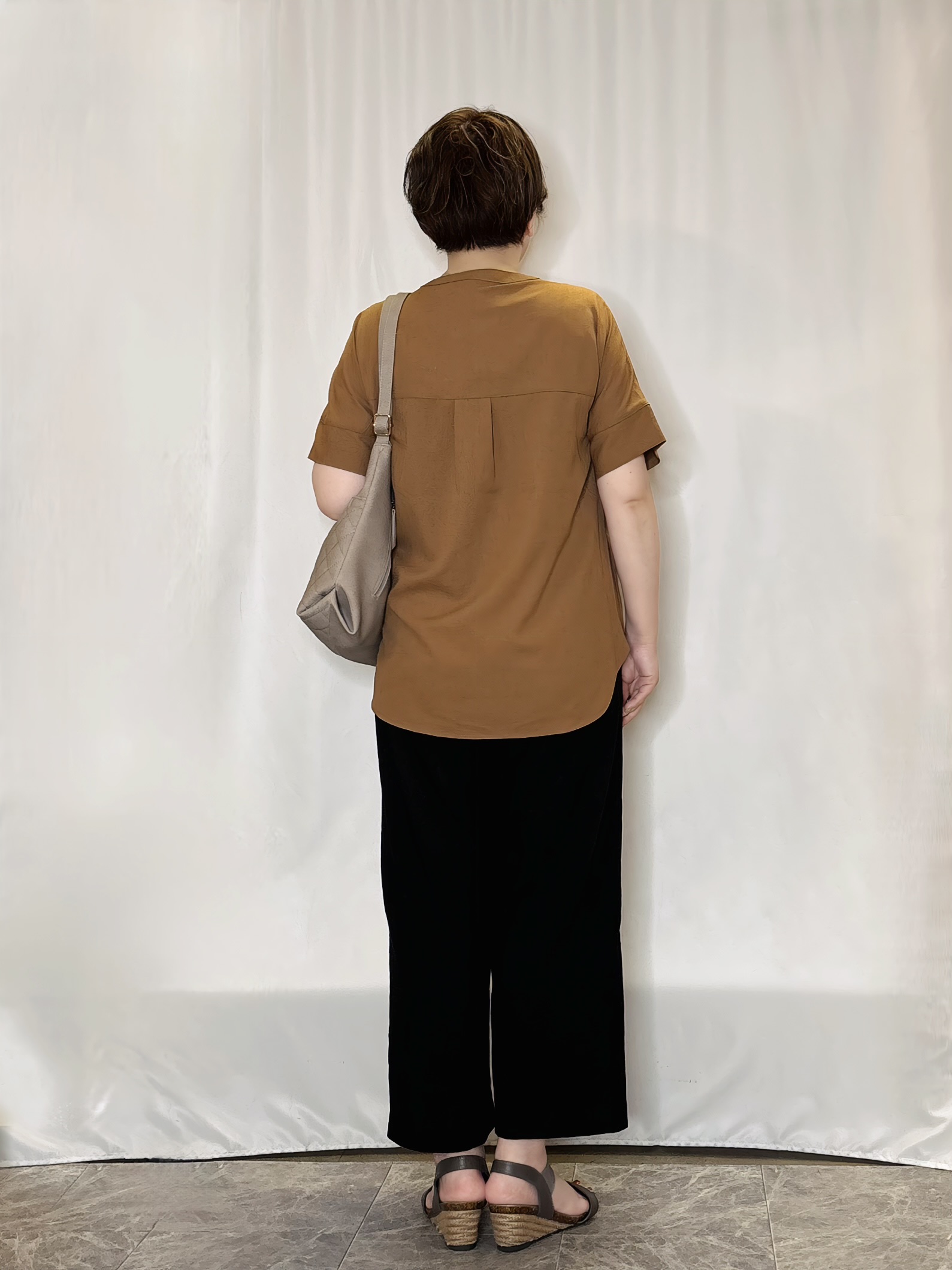 たみさんの「SHOO･LA･RUE｜【洗濯後しわになりにくい/UV/吸水速乾】Wポケットが目を引く オンオフ使えるスキッパーブラウス」を使ったコーディネート