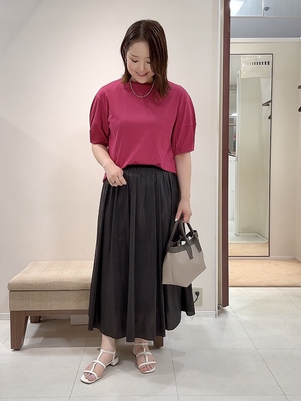 YUIさんの「UNTITLED｜【汗染み防止/接触冷感】ランタンスリーブプルオーバー」を使ったコーディネート
